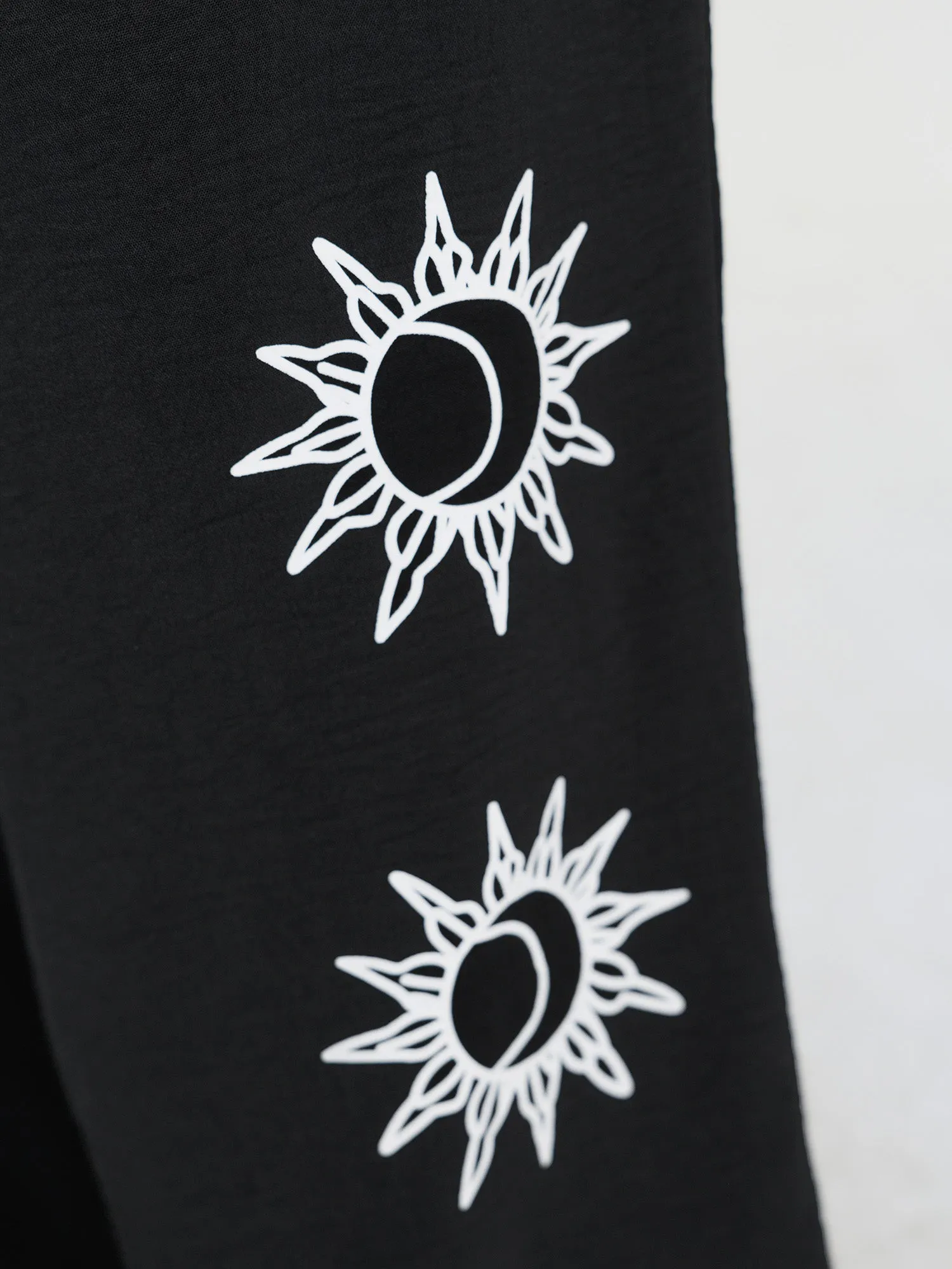 Monochrome Floral Pattern Pants sold by Bloomchic product image thumbnail 4