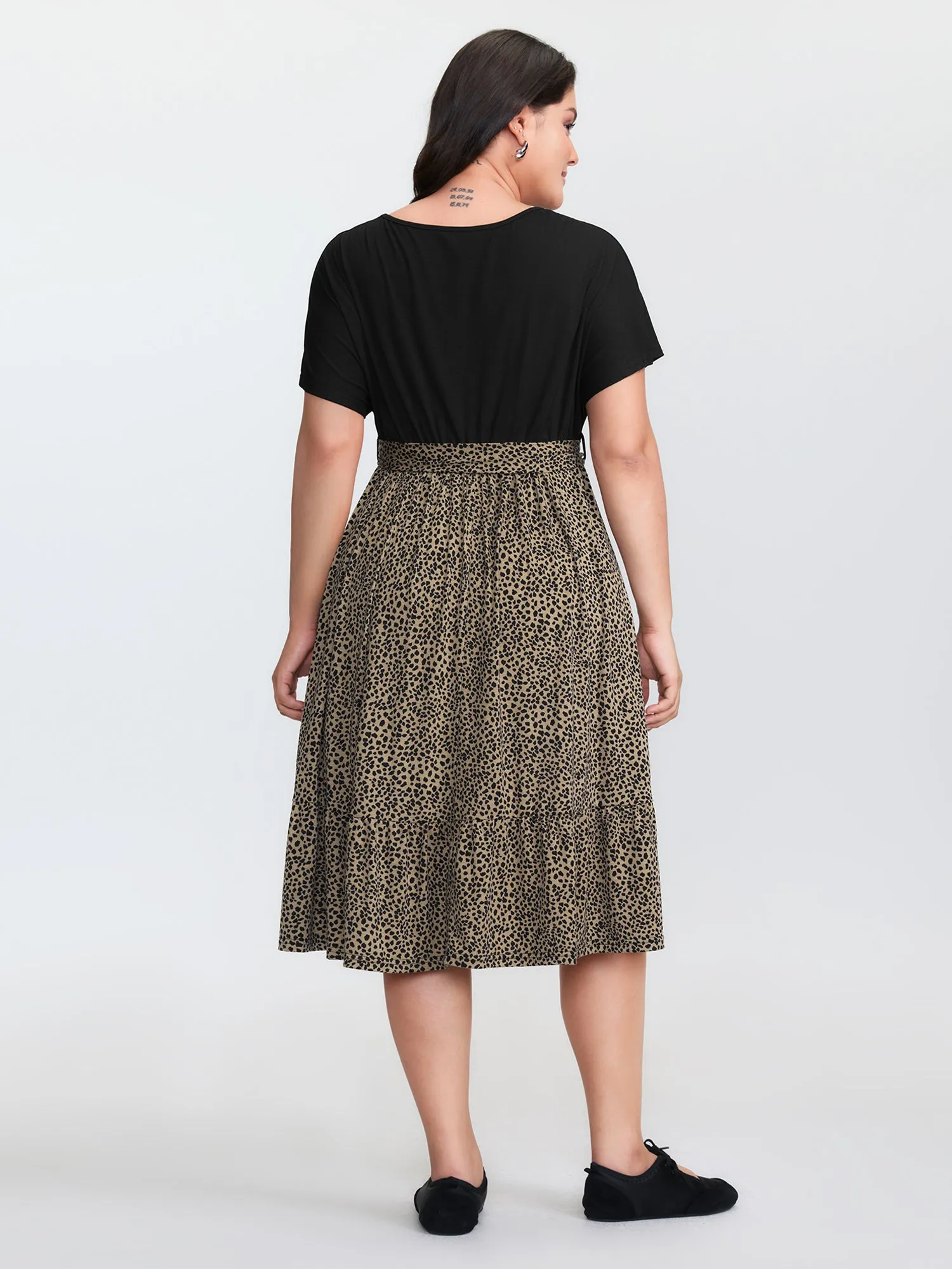 Leopard Print Contrast Cut-Out Neckline Midi Dress sold by Bloomchic product image thumbnail 5