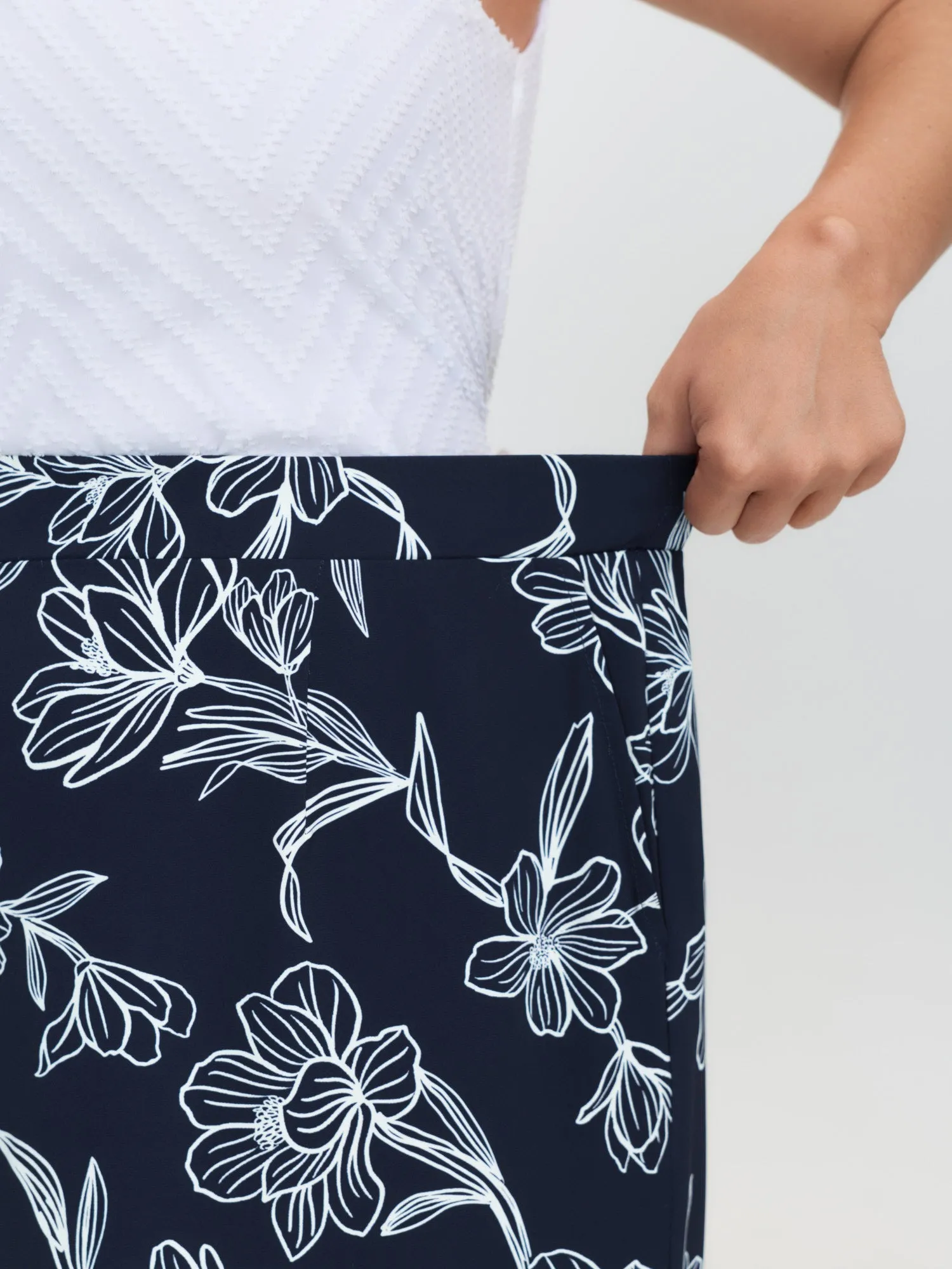 Floral Print Pull-On Wide-Leg Pants sold by Bloomchic product image thumbnail 3