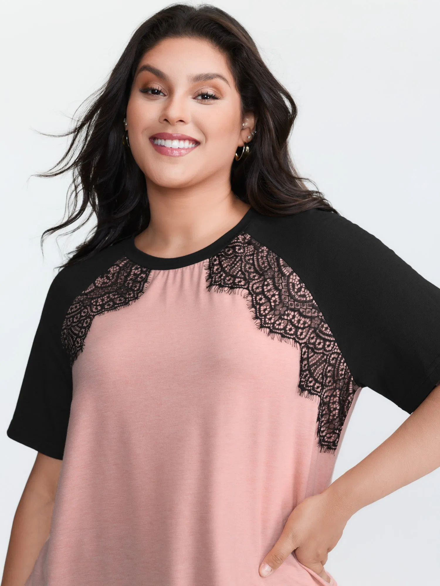 Supersoft Lace Trim Raglan Sleeve Color Contrast T-Shirt sold by Bloomchic product image thumbnail 2