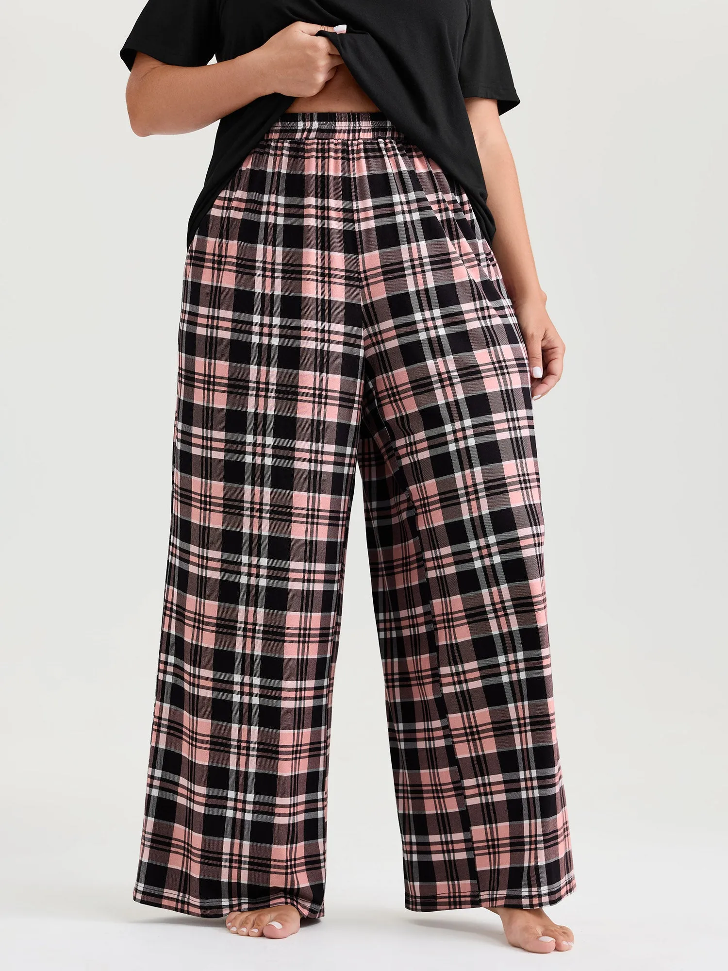 Supersoft Plaid Heart Stretchy Lounge Set sold by Bloomchic product image thumbnail 4