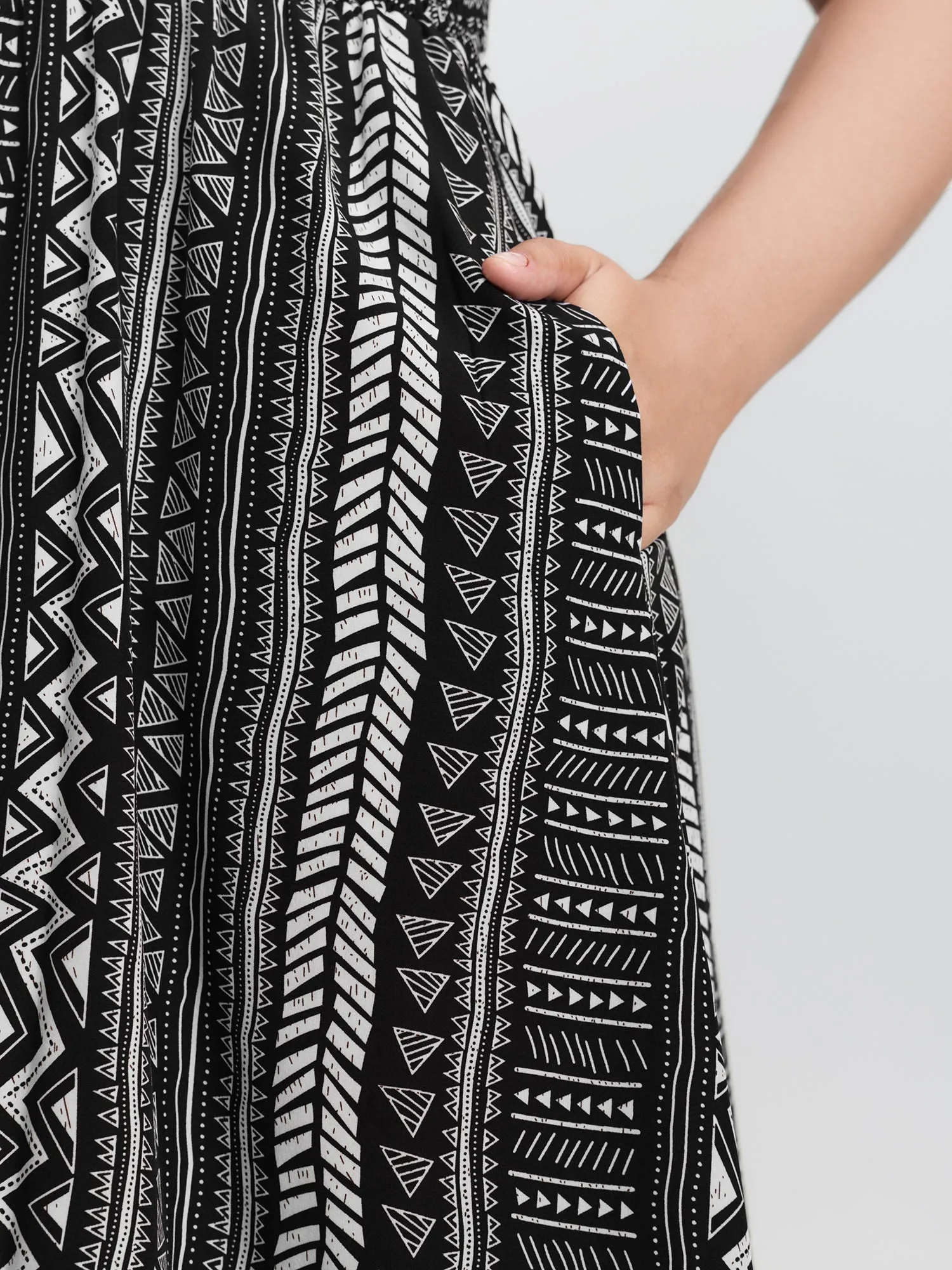 Monochrome Striped Shirred Wide-Straps Midi Dress sold by Bloomchic product image thumbnail 4