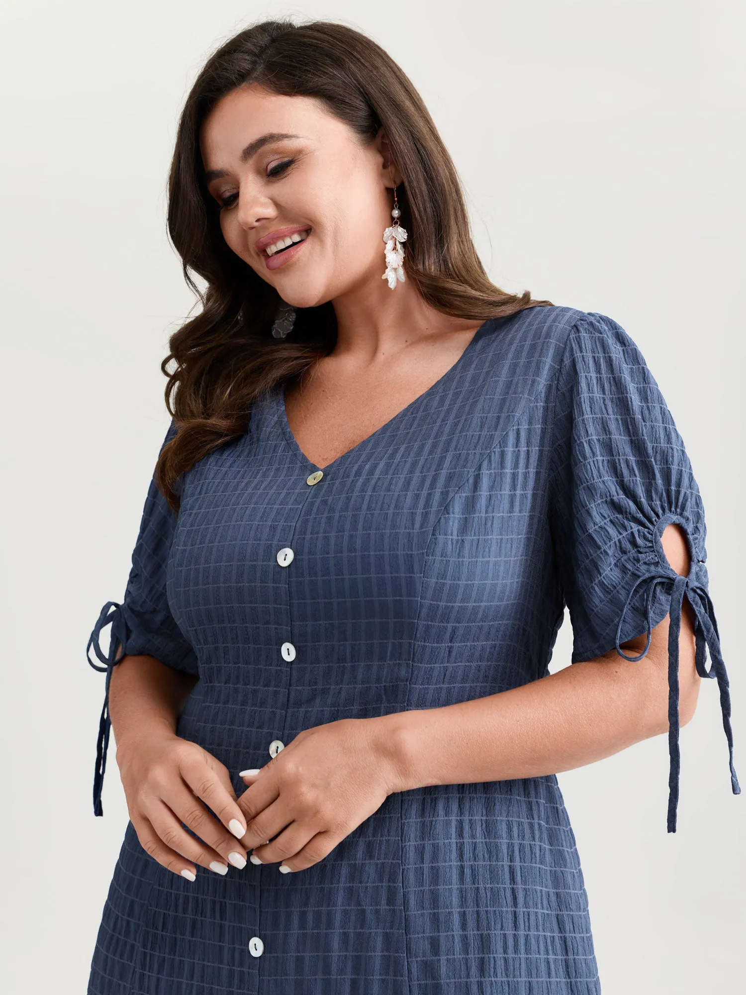 Textured Sleeve-Tie Pockets Midi Dress sold by Bloomchic product image thumbnail 2