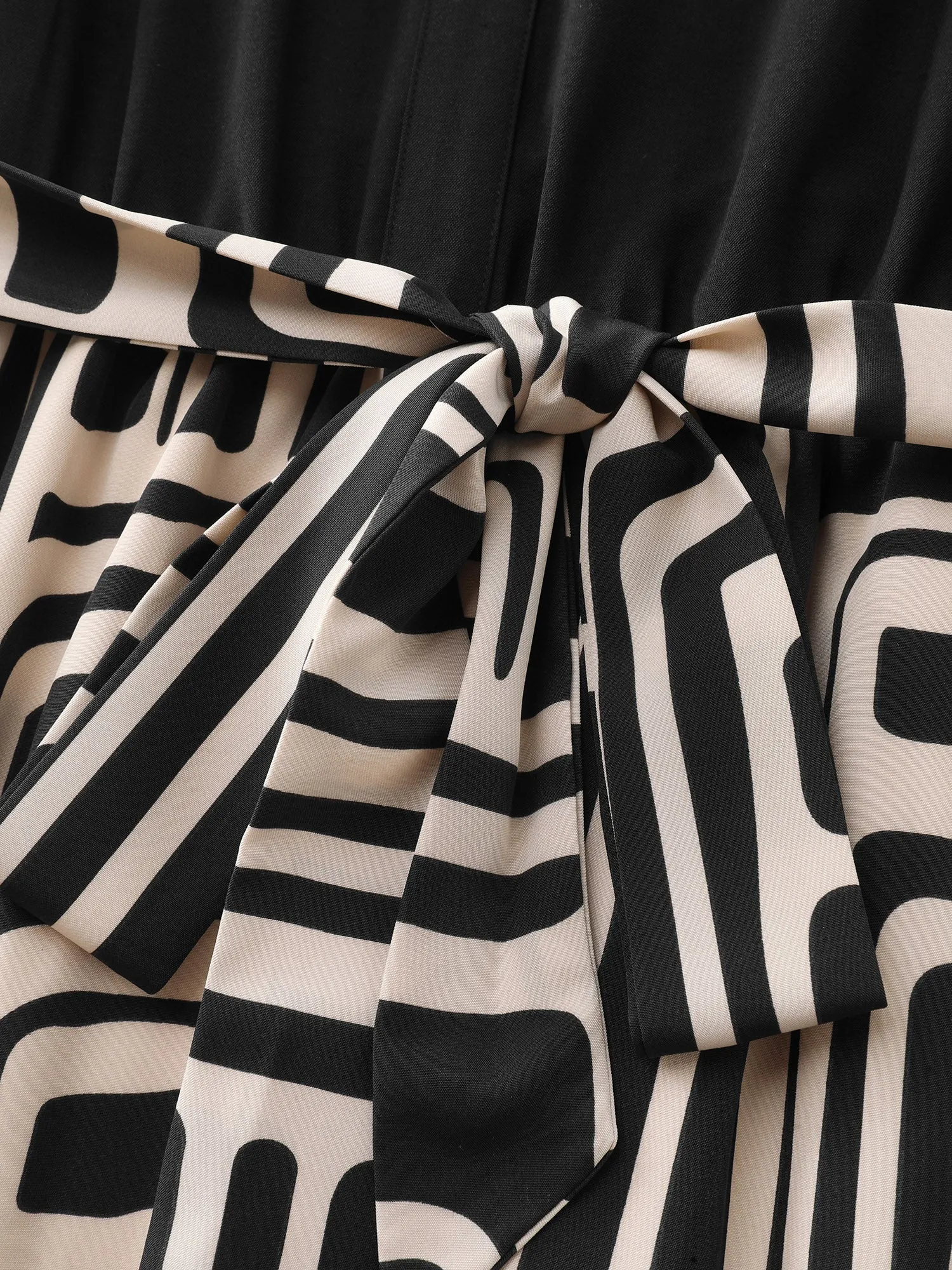 Geometric Contrast Print Arc-Hem Midi Dress sold by Bloomchic product image thumbnail 5