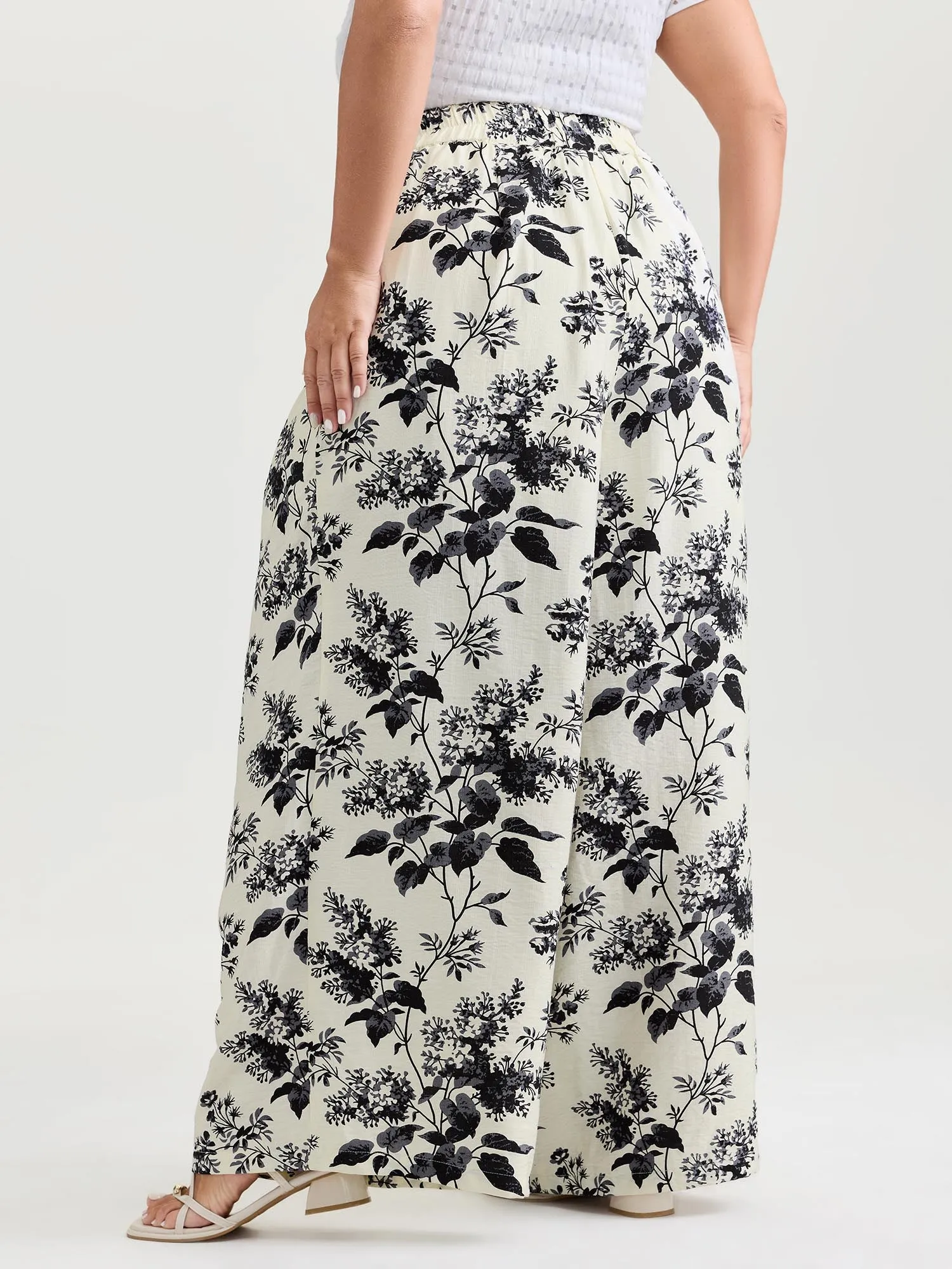 Silhouette Flower Print Wide-Leg Pants sold by Bloomchic product image thumbnail 5