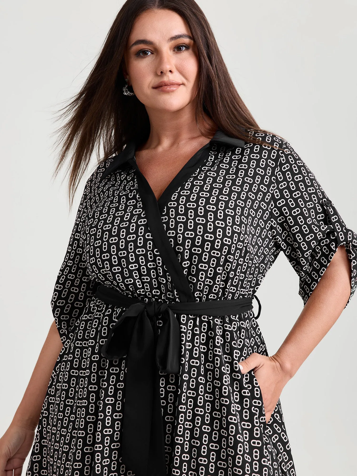 Monochrome Geometric Print Waist-Tie Collar Midi Dress sold by Bloomchic product image thumbnail 2