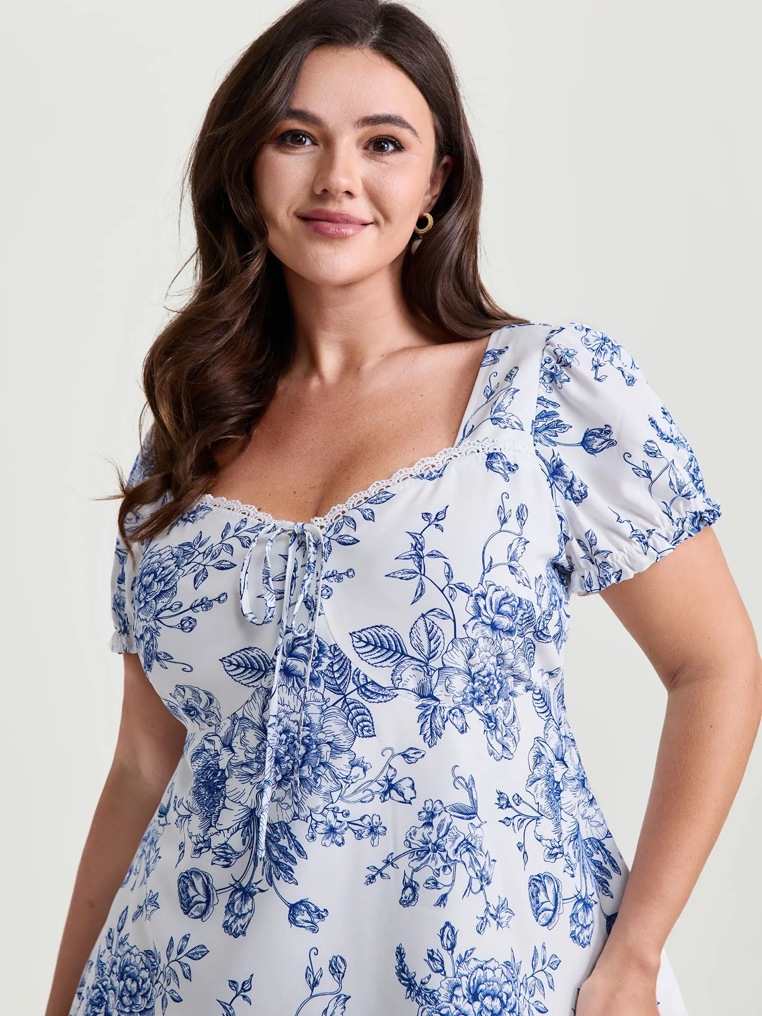 Floral Print Stretchy Waist-Defining Blouse sold by Bloomchic product image thumbnail 2