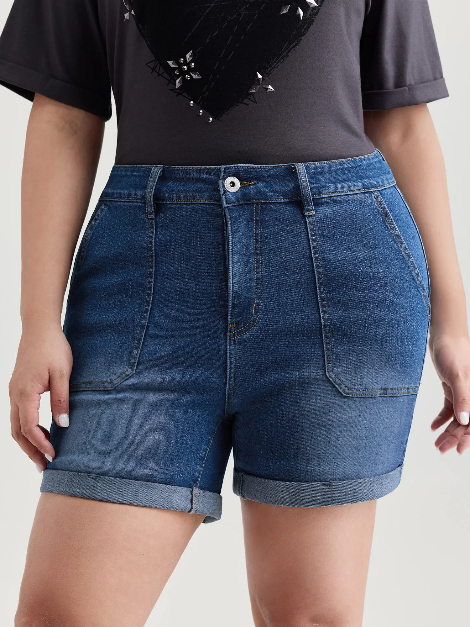 Elastic Back-Waist Skinny-Fit Denim Shorts sold by Bloomchic