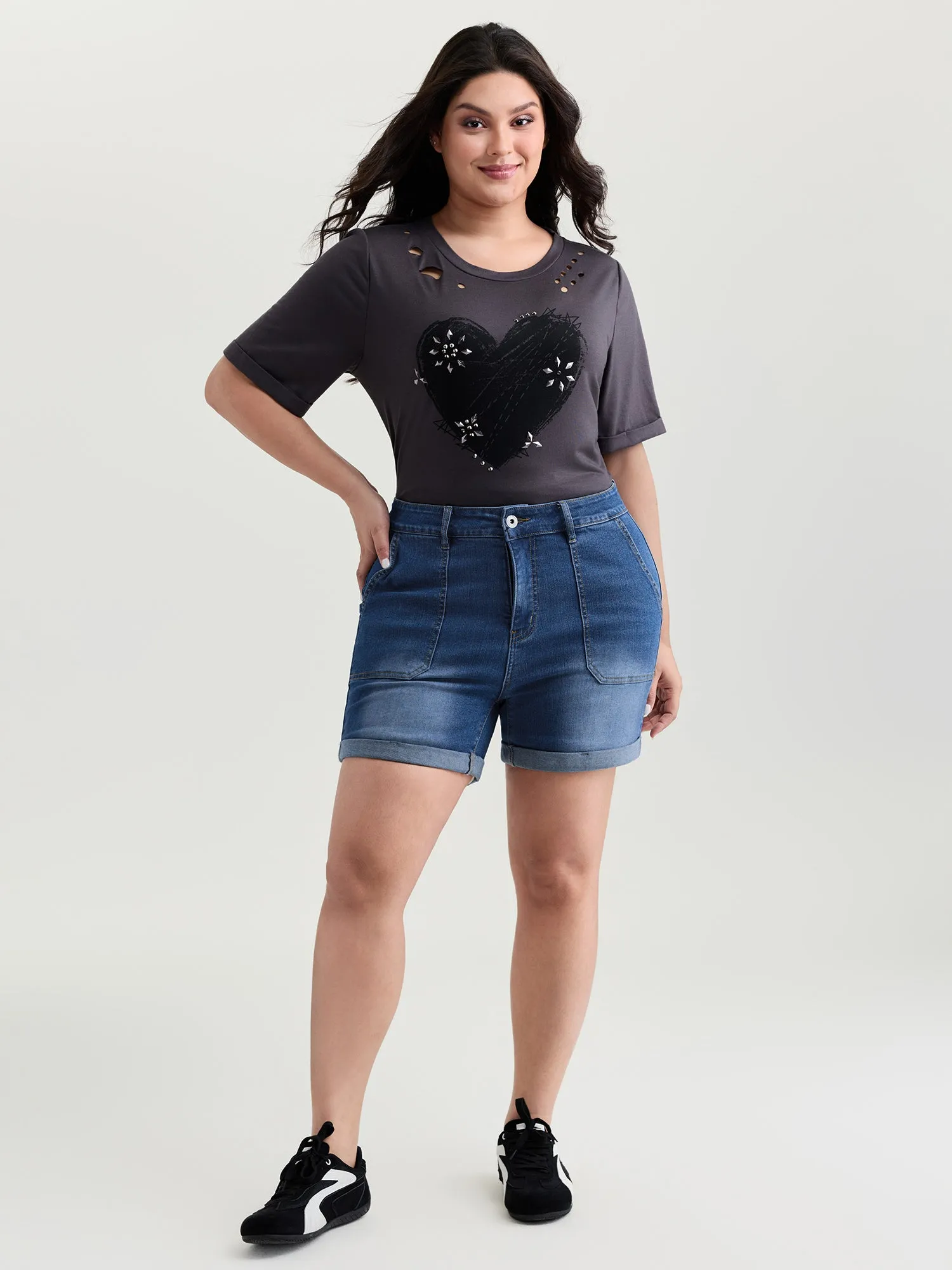 Elastic Back-Waist Skinny-Fit Denim Shorts sold by Bloomchic product image thumbnail 2