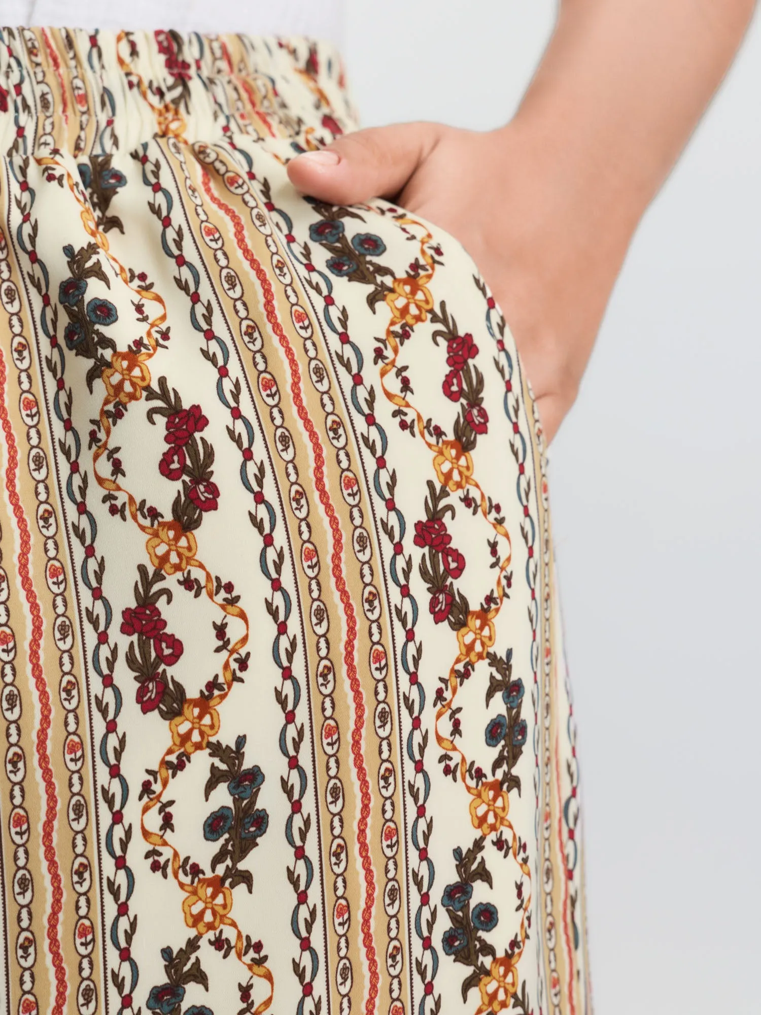 Geometric Stripe Print Pockets Straight-Leg Pants sold by Bloomchic product image thumbnail 3