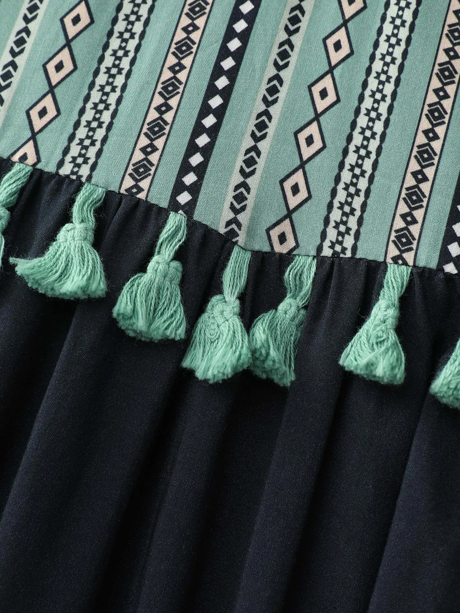 Color Contrast Floral Hem Sleeveless Midi Dress sold by Bloomchic product image thumbnail 5