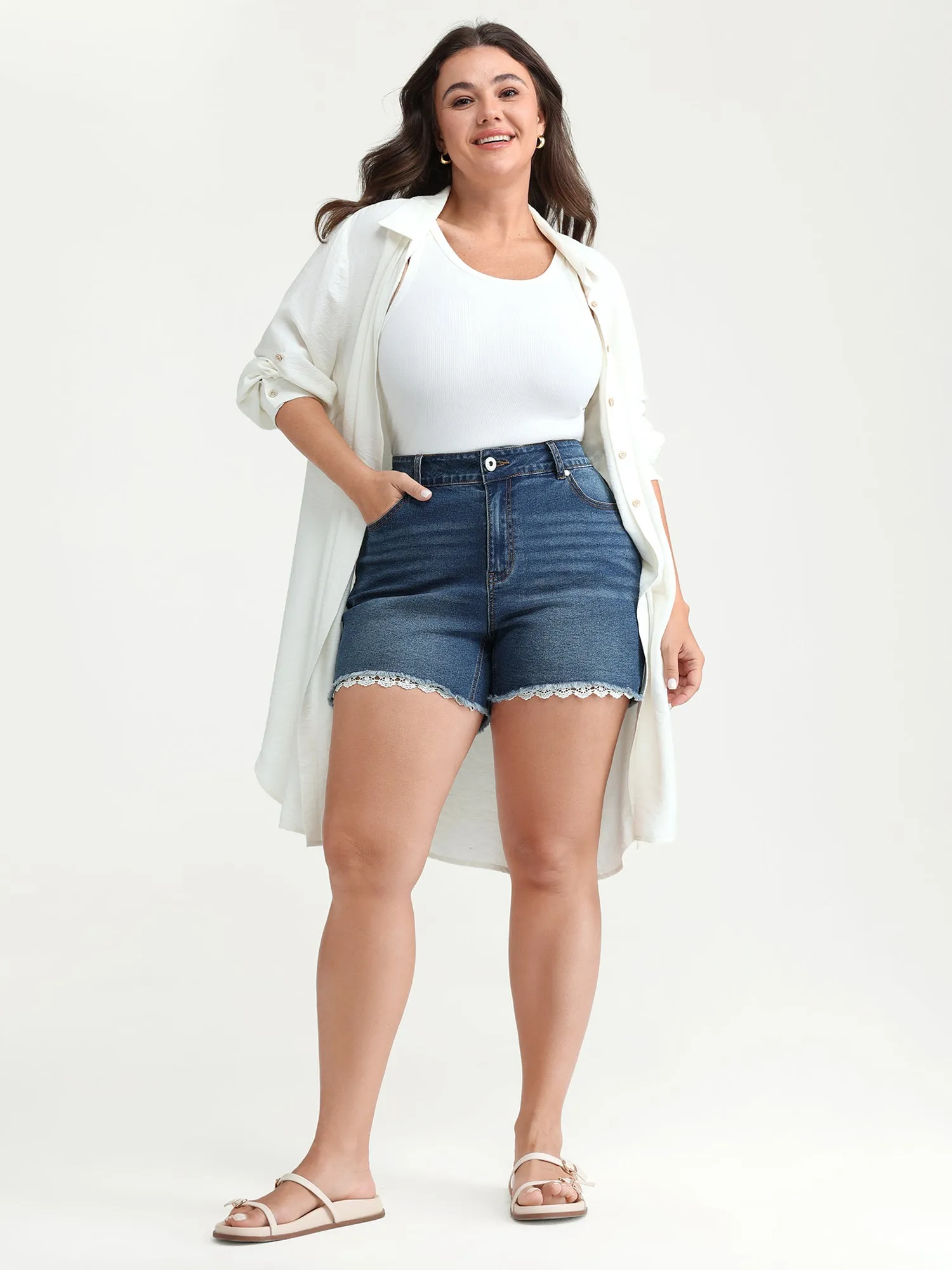 Stretchy Skinny-Fit Lace Trim Stitch Denim Shorts sold by Bloomchic