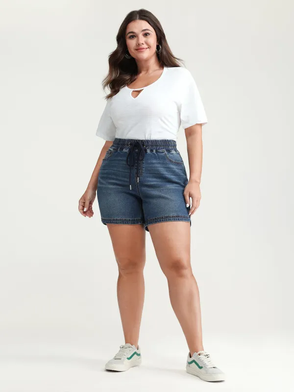 Stretchy Contrast Drawstring Skinny-Fit Denim Shorts made by Bloomchic