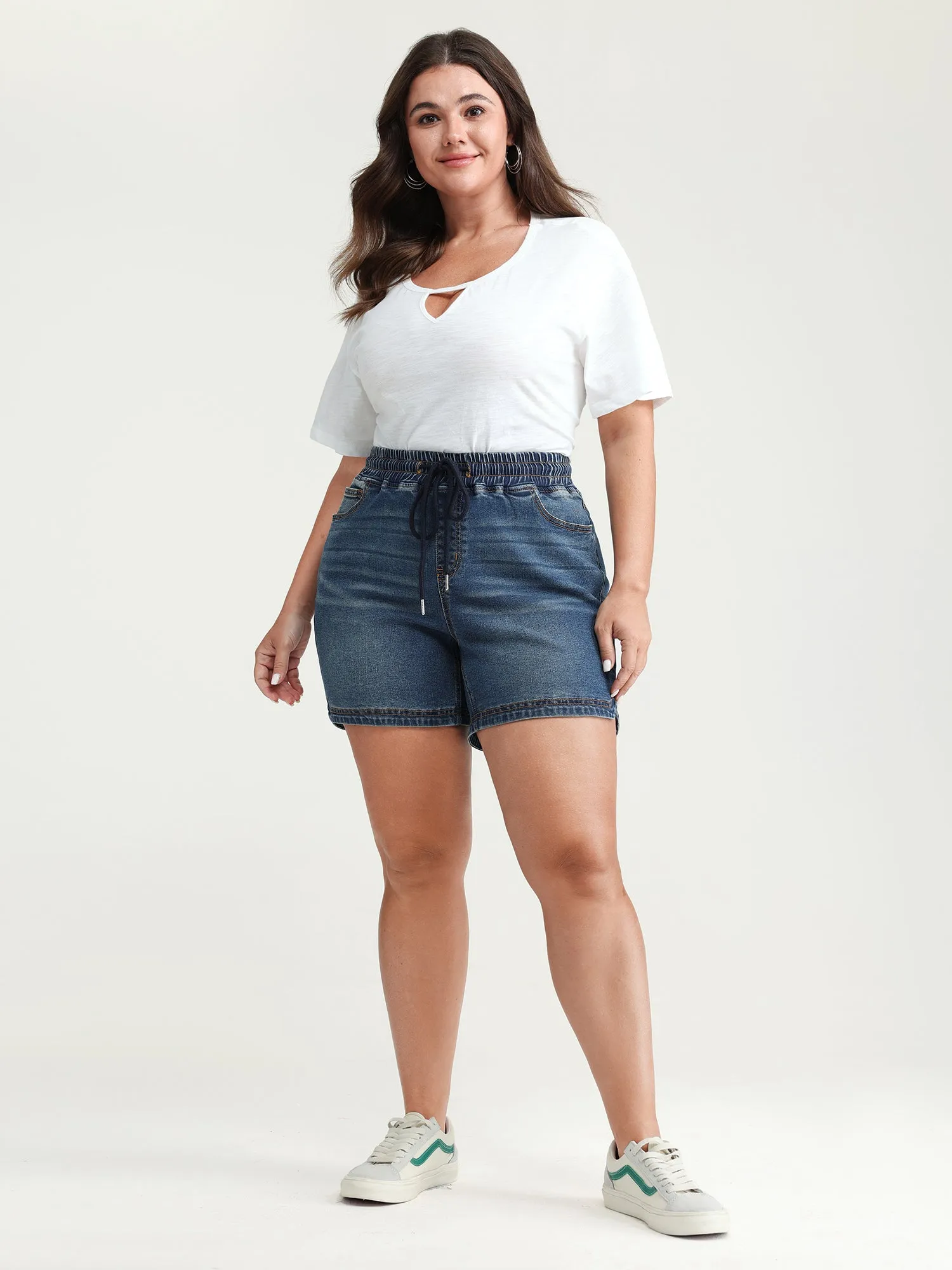 Stretchy Contrast Drawstring Skinny-Fit Denim Shorts sold by Bloomchic