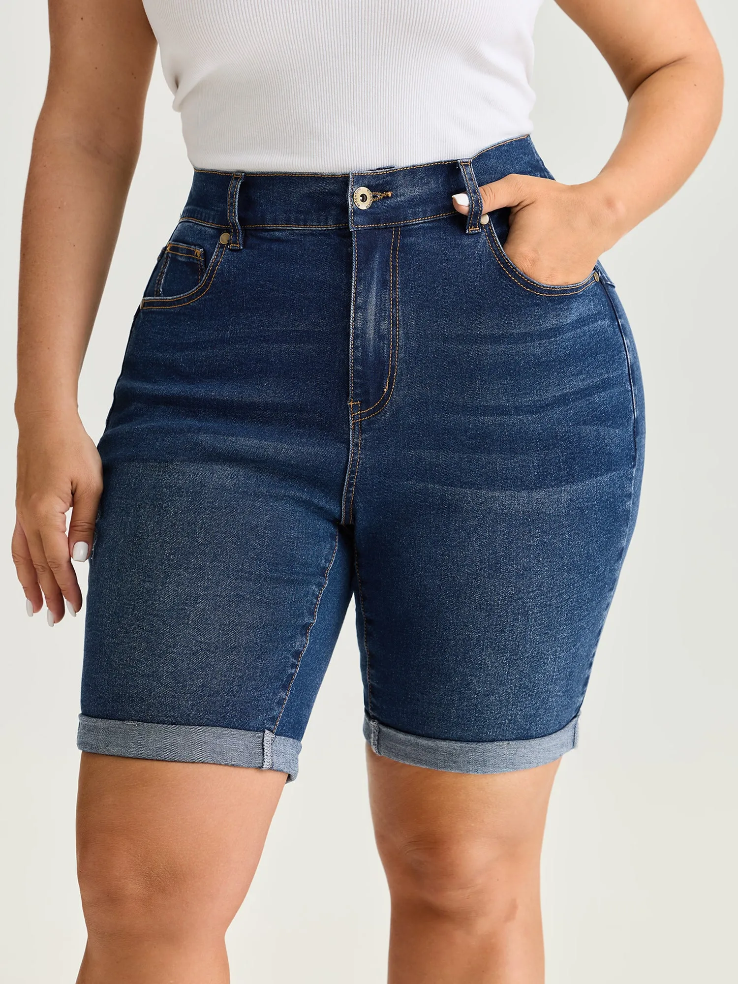 Hip Lifting No Gap Waist Skinny-Fit Denim Shorts sold by Bloomchic product image thumbnail 2