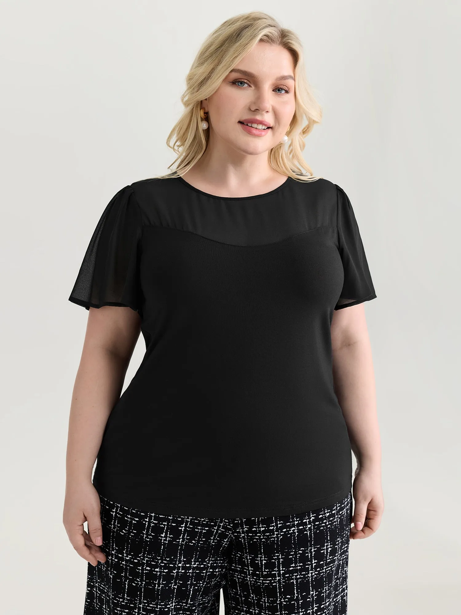 Mesh Neckline Spliced Fitted Knit Top sold by Bloomchic product image thumbnail 2