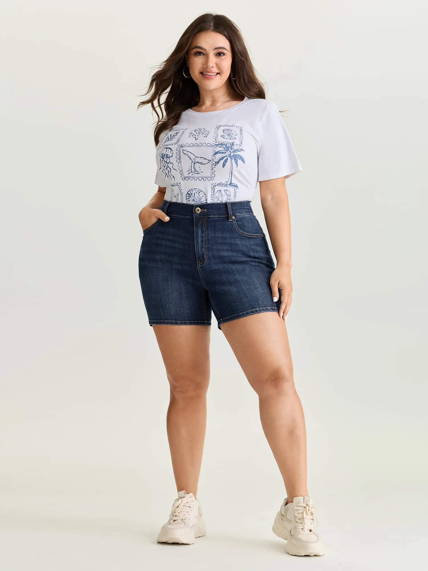 Elastic Back Waist Skinny-Fit Denim Shorts sold by Bloomchic