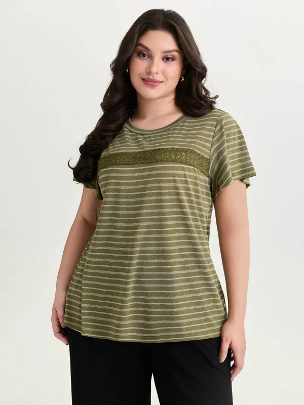 Stretchy Lace Trim Round Neck T-Shirt made by Bloomchic
