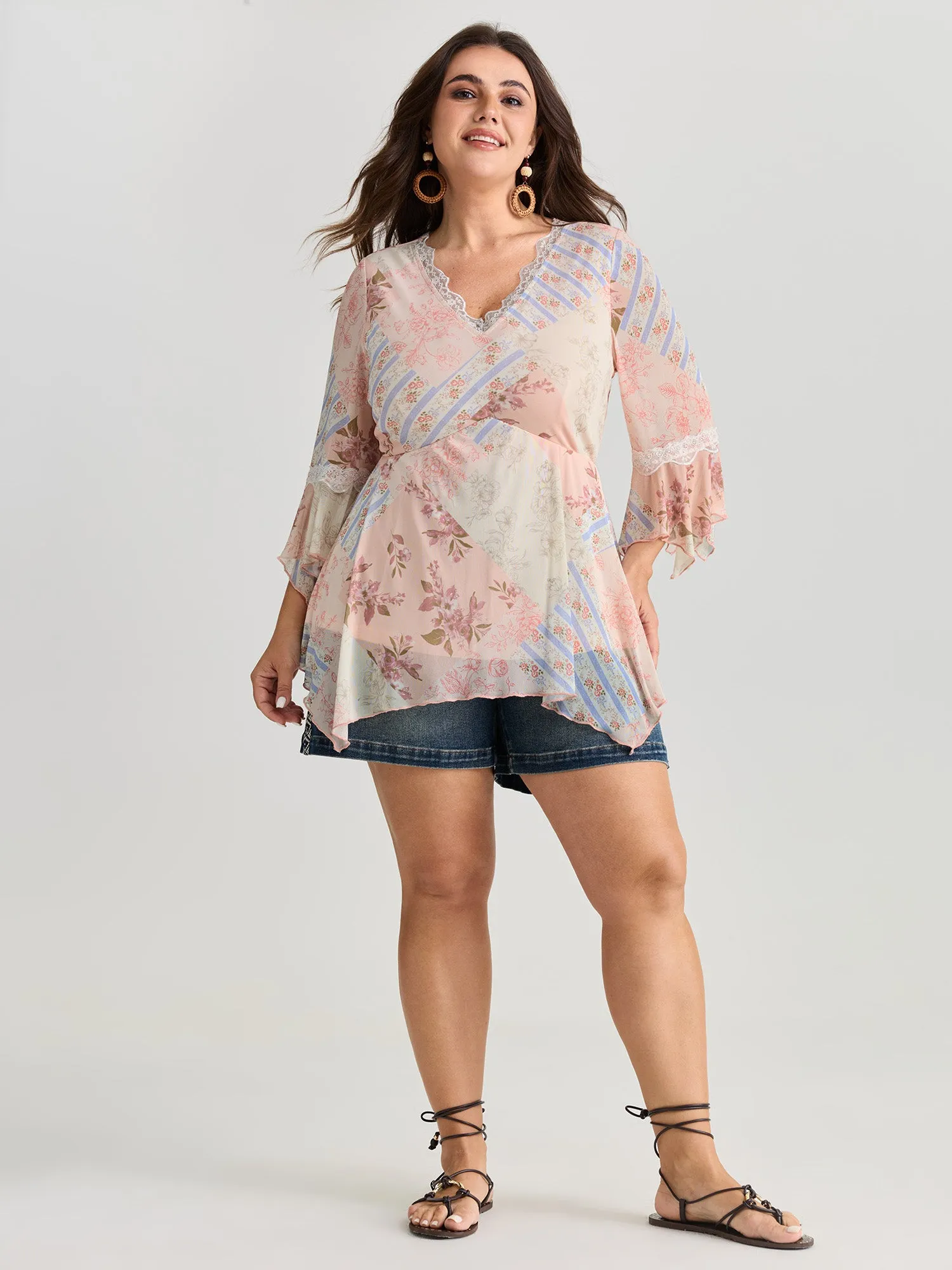 Floral Print Lace Asymmetrical Hem Blouse sold by Bloomchic product image thumbnail 3