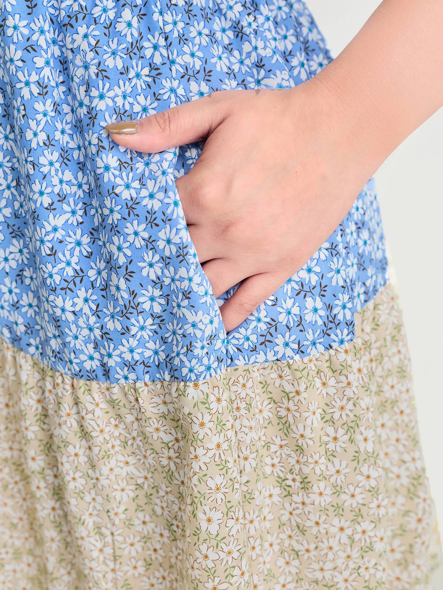 Colorblock Floral Print Tiered Maxi Dress sold by Bloomchic product image thumbnail 3