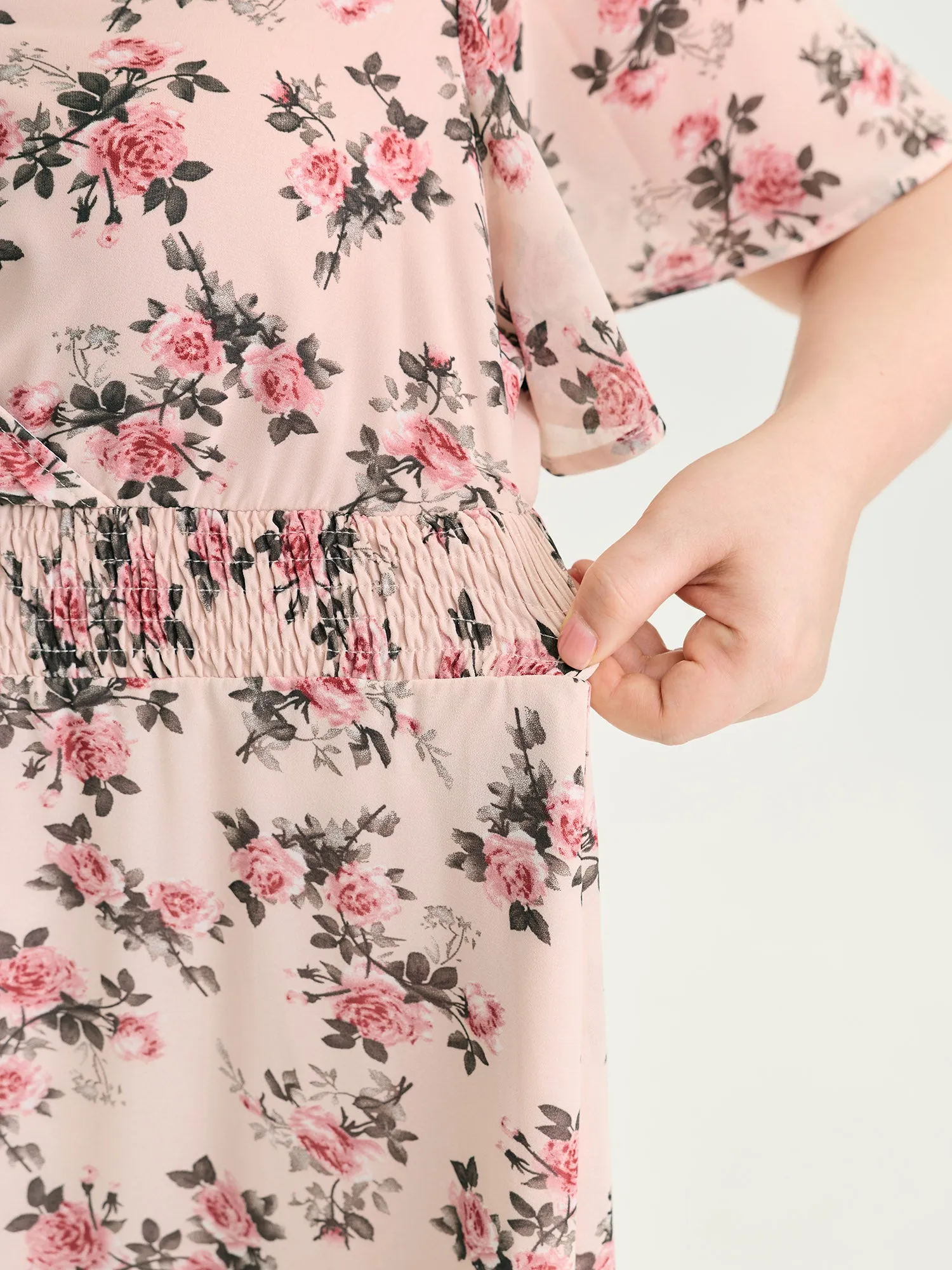 Floral Print Shirred Waist Maxi Dress sold by Bloomchic product image thumbnail 4