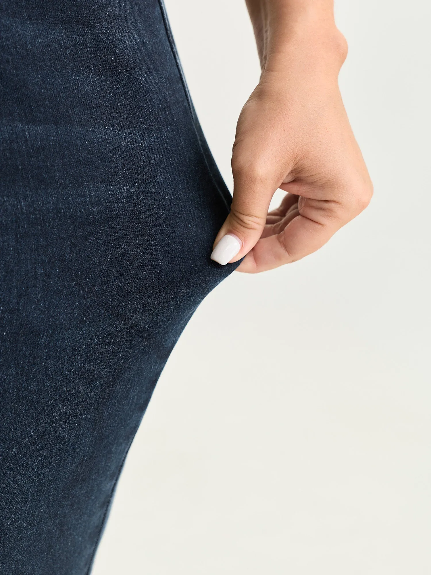 Stretchy Skinny-Fit Capri Jeans sold by Bloomchic product image thumbnail 4