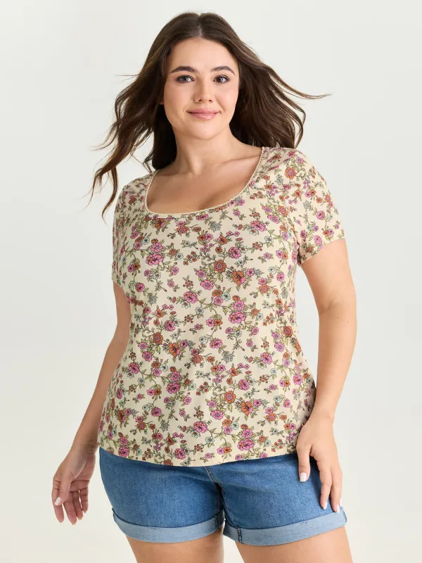 Floral Print Scoop Neckline Fitted T-Shirt made by Bloomchic