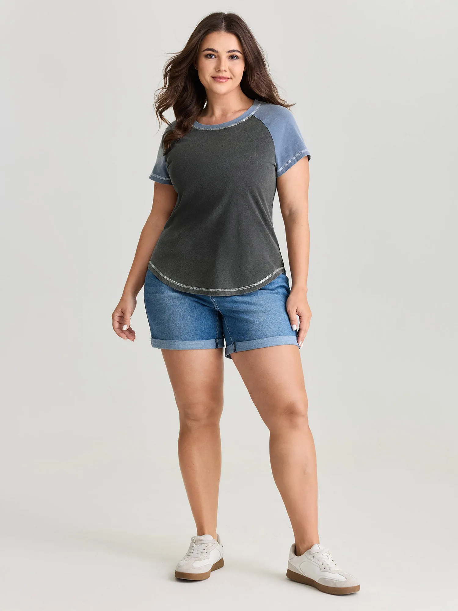 Cotton Stretchy Color Contrast Curvy Hem T-Shirt sold by Bloomchic product image thumbnail 3