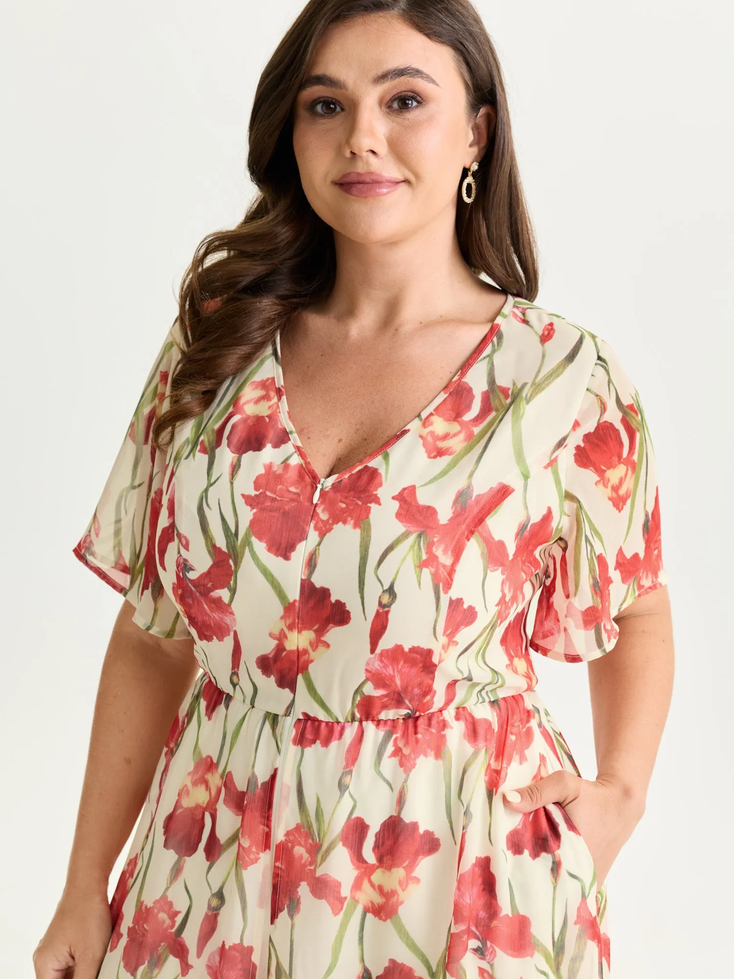 Hidden Zipper Floral Layered Pockets Jumpsuit sold by Bloomchic product image thumbnail 2