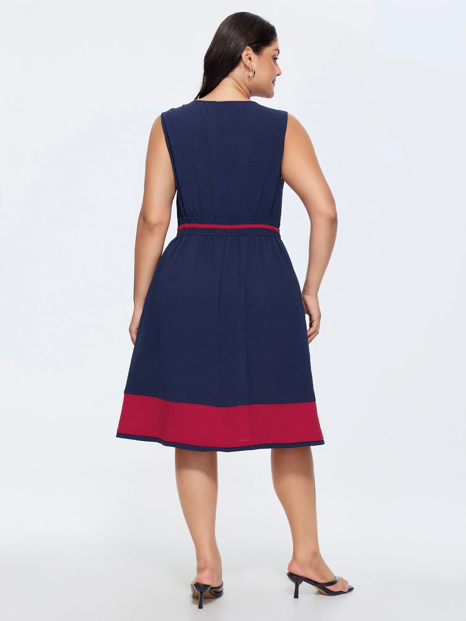 Color Contrast Pleated V-Neck Midi Dress sold by Bloomchic product image thumbnail 4