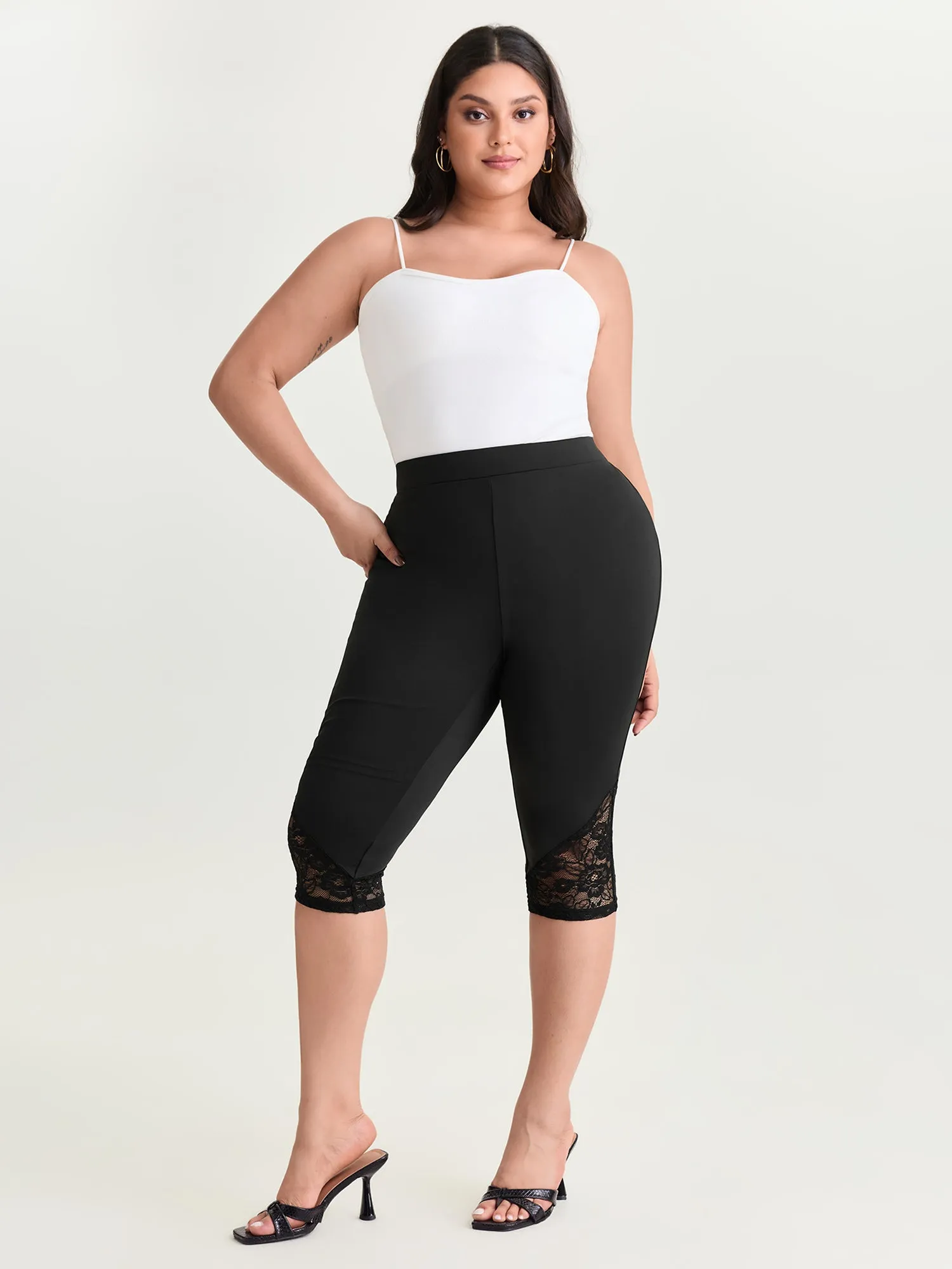 Stretchy Lace Trim Cropped Leggings sold by Bloomchic