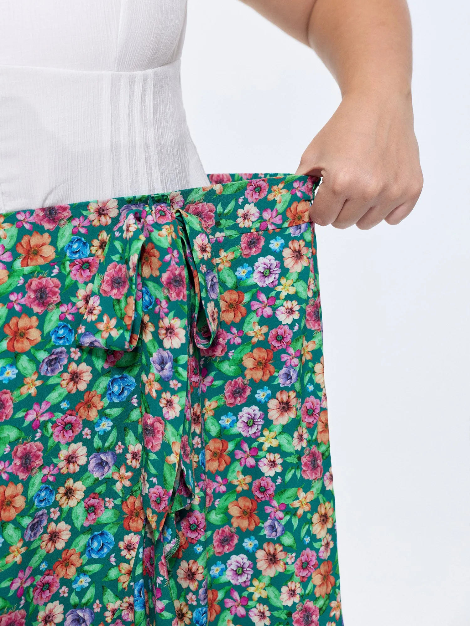 Floral Print Wrap Side-Tie Midi Dress sold by Bloomchic product image thumbnail 4