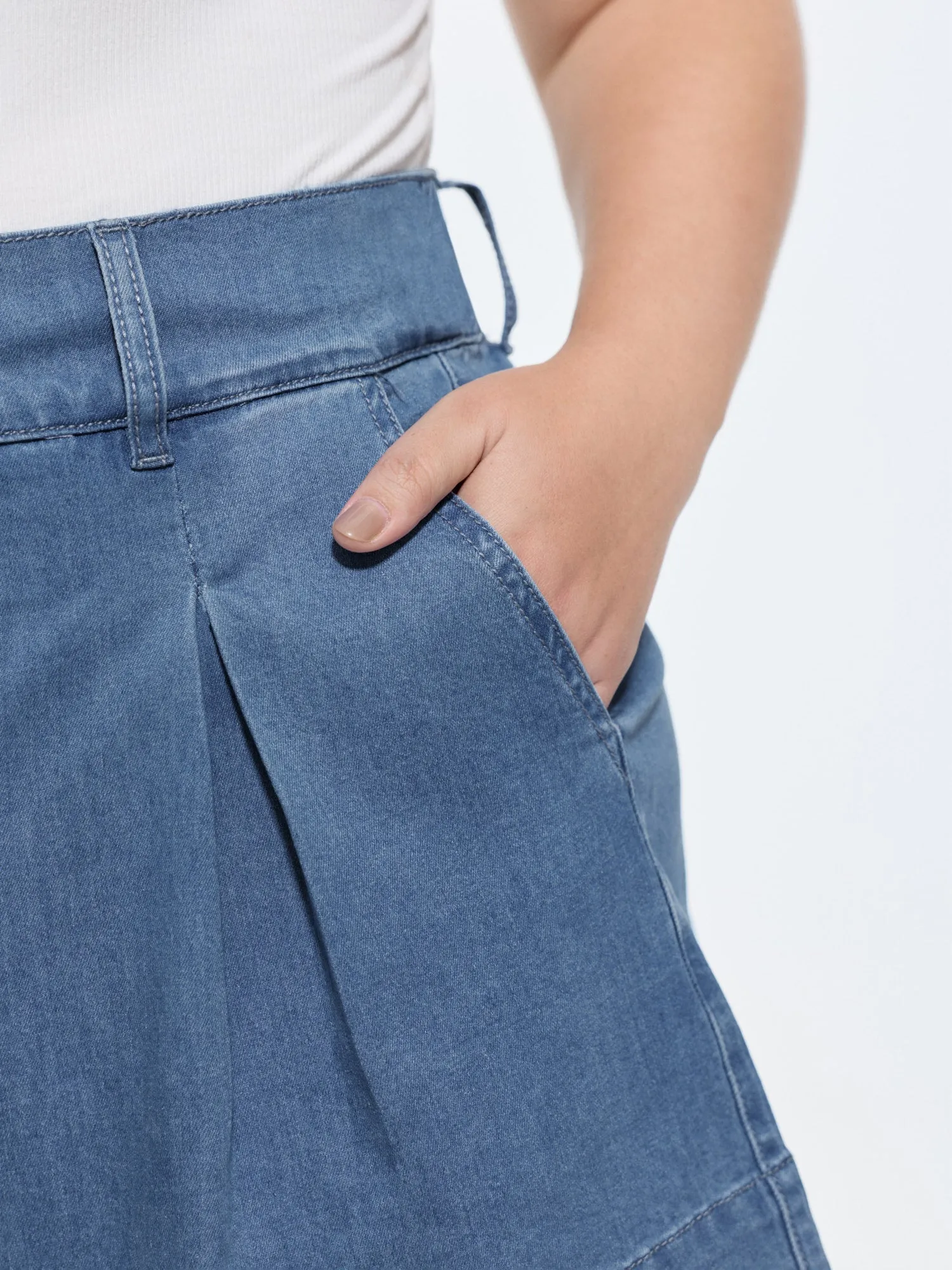 Stretchy Pleated Elastic Back Waist Denim Shorts sold by Bloomchic product image thumbnail 3