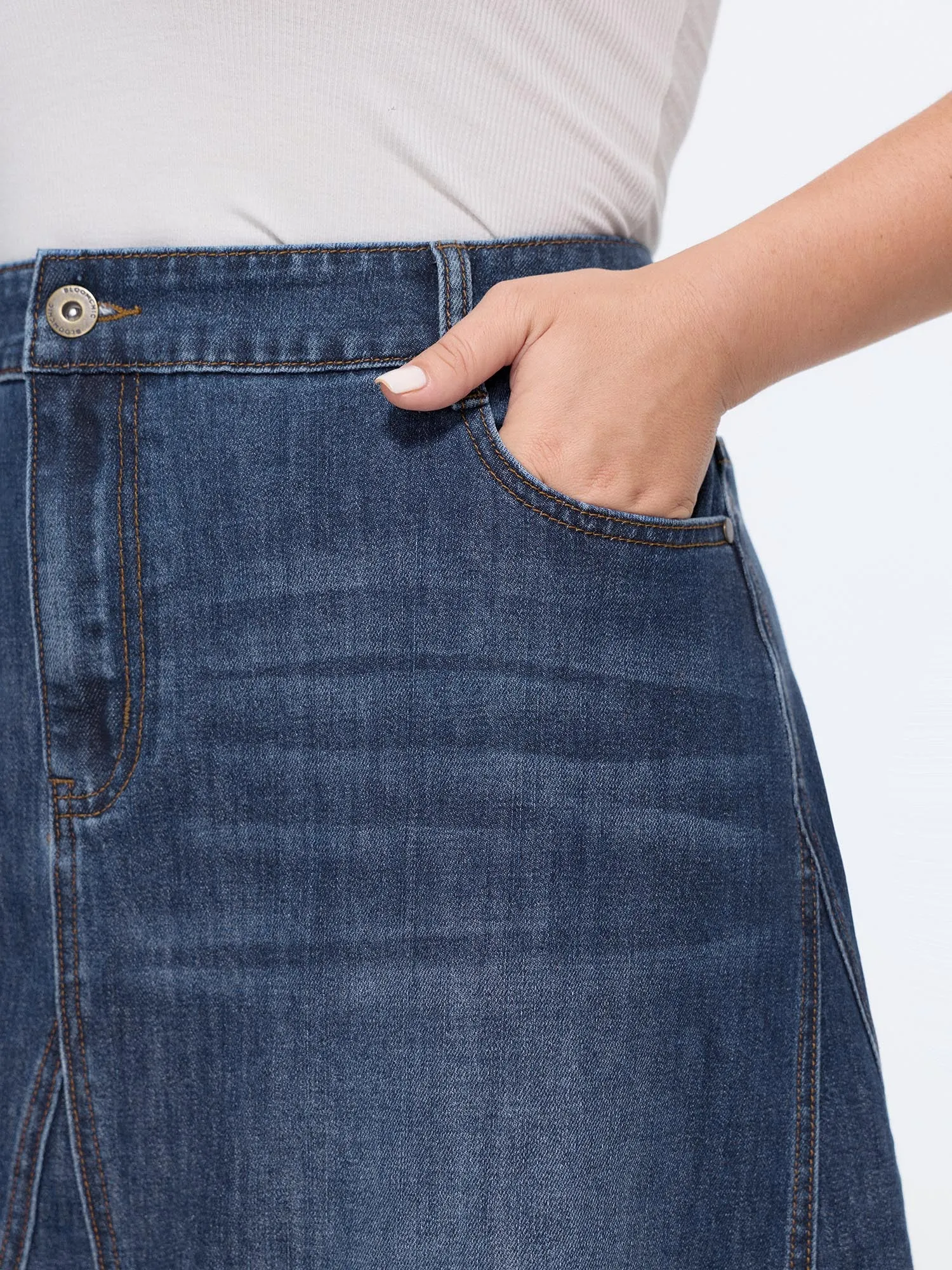 Stretchy Seamed Mid-Rise Denim Skirt sold by Bloomchic product image thumbnail 3