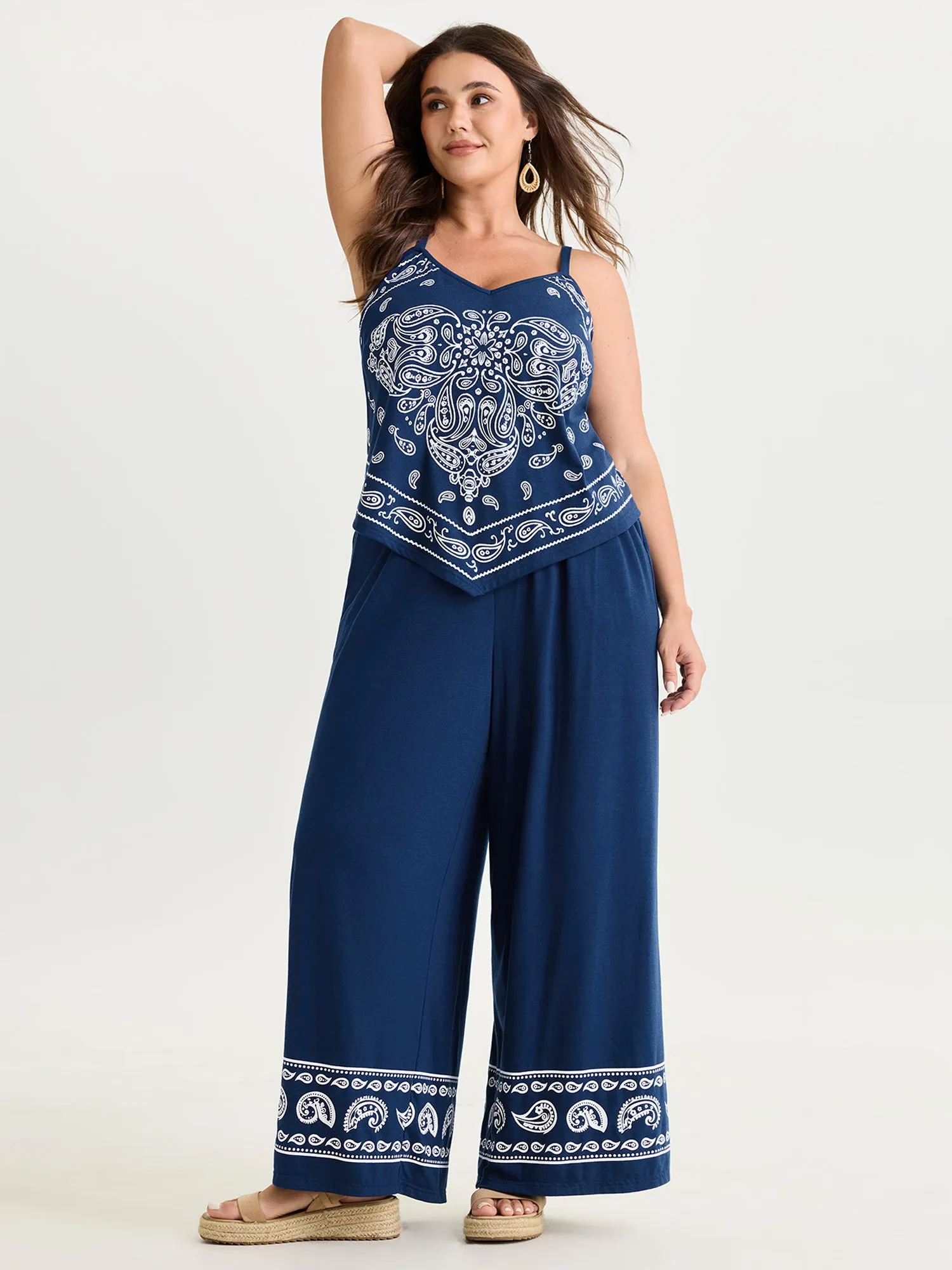 Stretchy Paisley Print Curvy Hem Tank Top sold by Bloomchic product image thumbnail 3