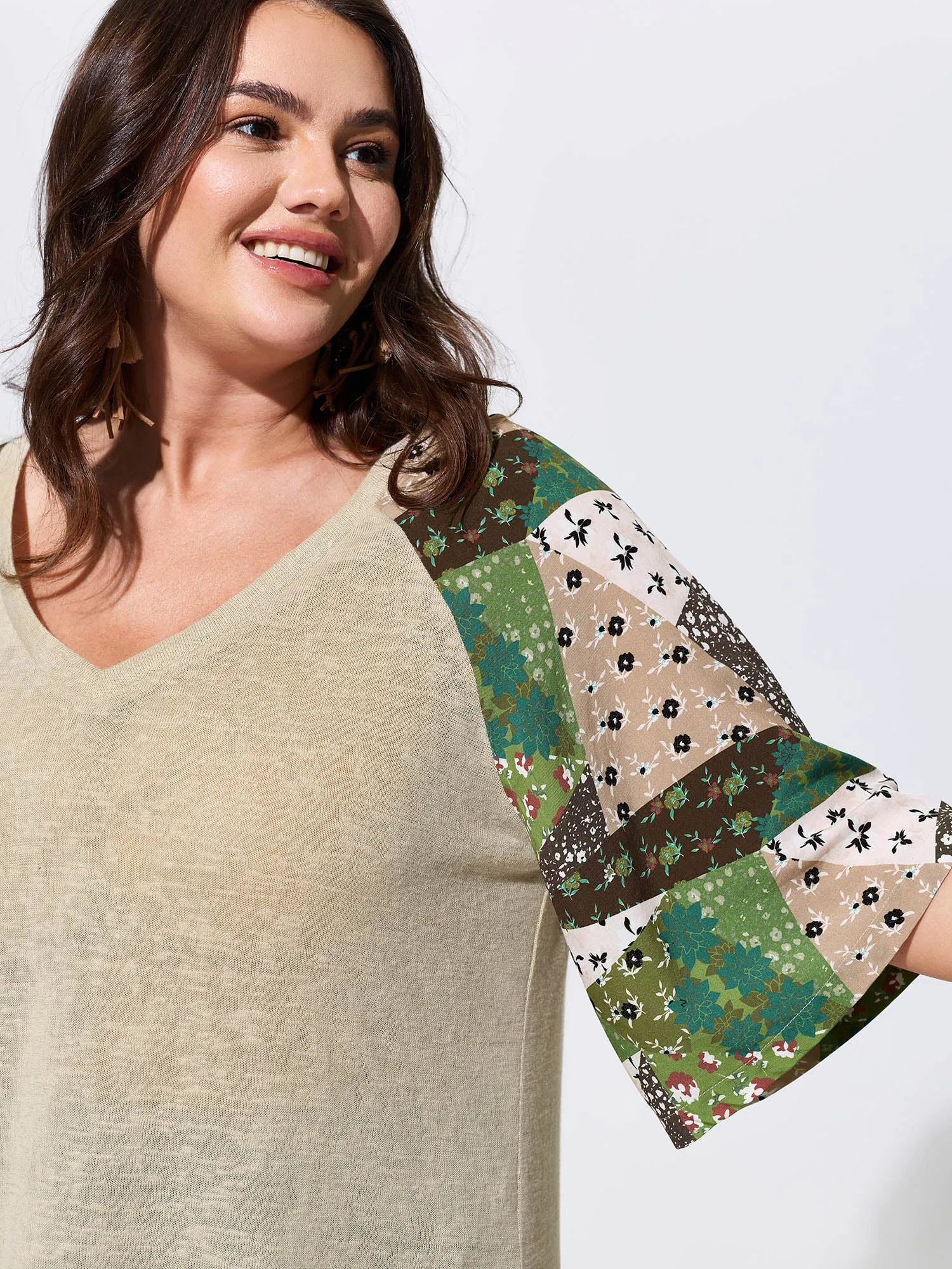 Stretchy Floral Print Raglan Sleeve Knit Top sold by Bloomchic product image thumbnail 2