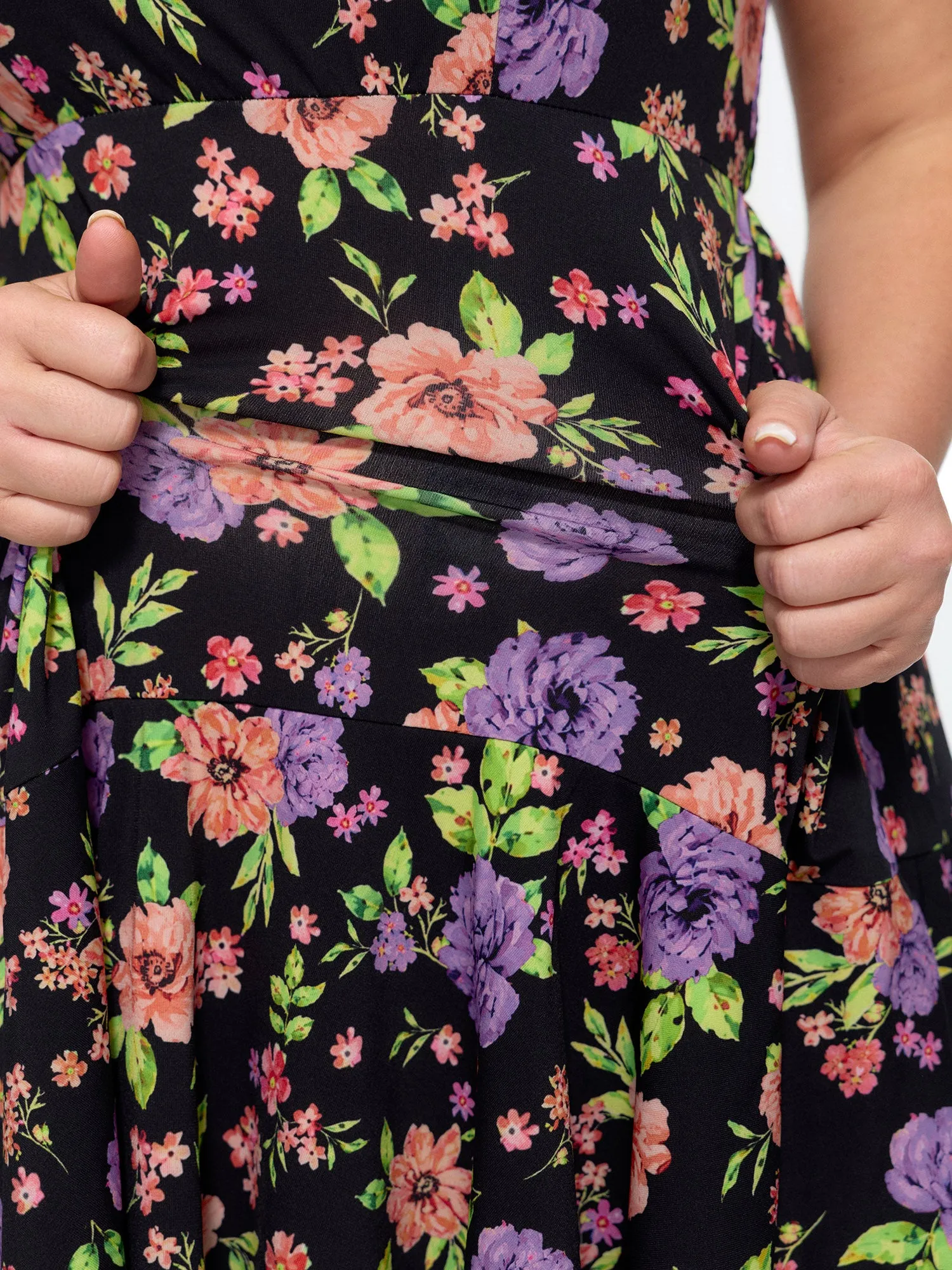 Stretchy Floral Print Sleeveless Mini Dress sold by Bloomchic product image thumbnail 3