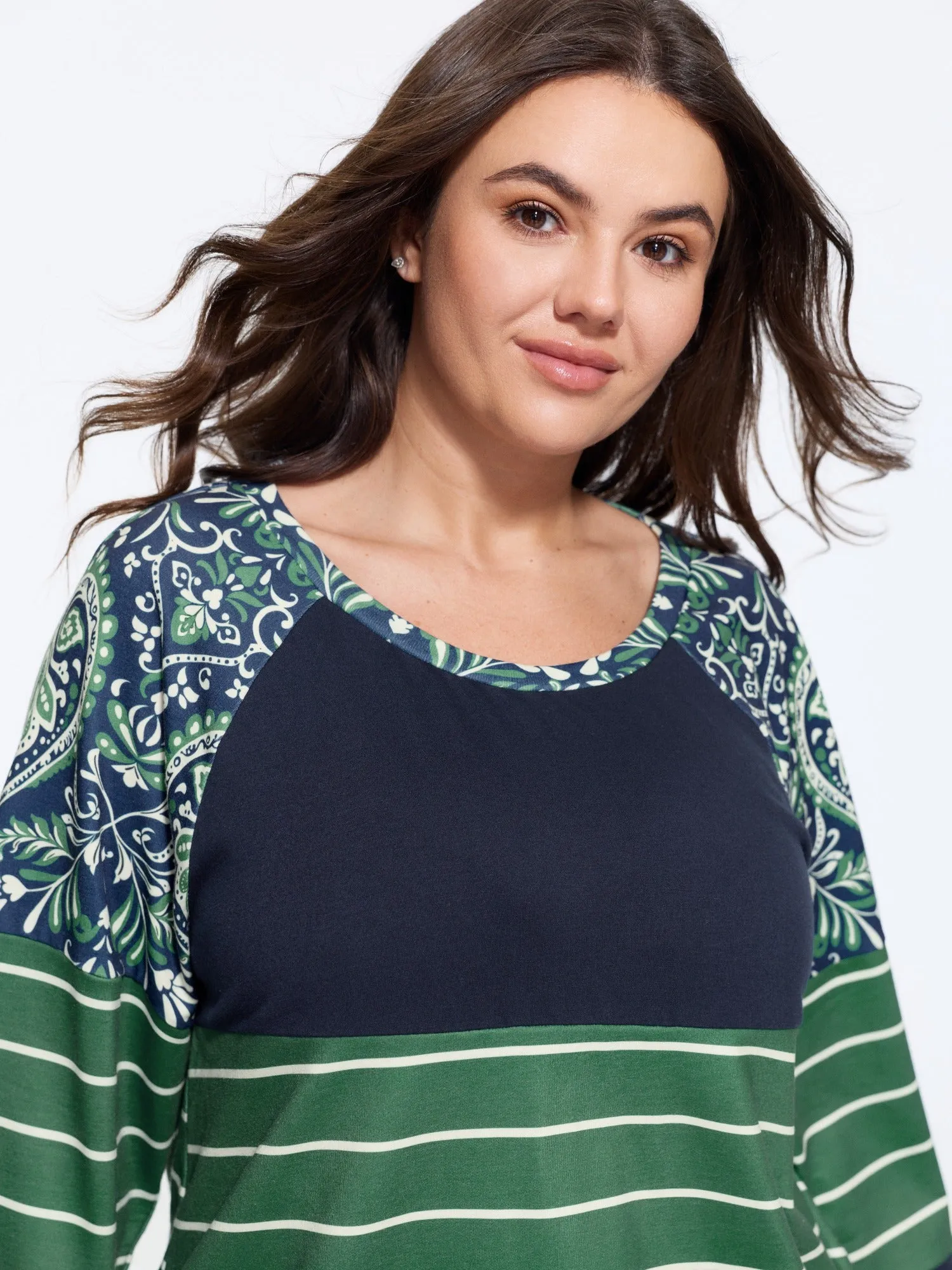 Stretchy Color Block Paisley Raglan Sleeve Sweatshirt sold by Bloomchic product image thumbnail 2