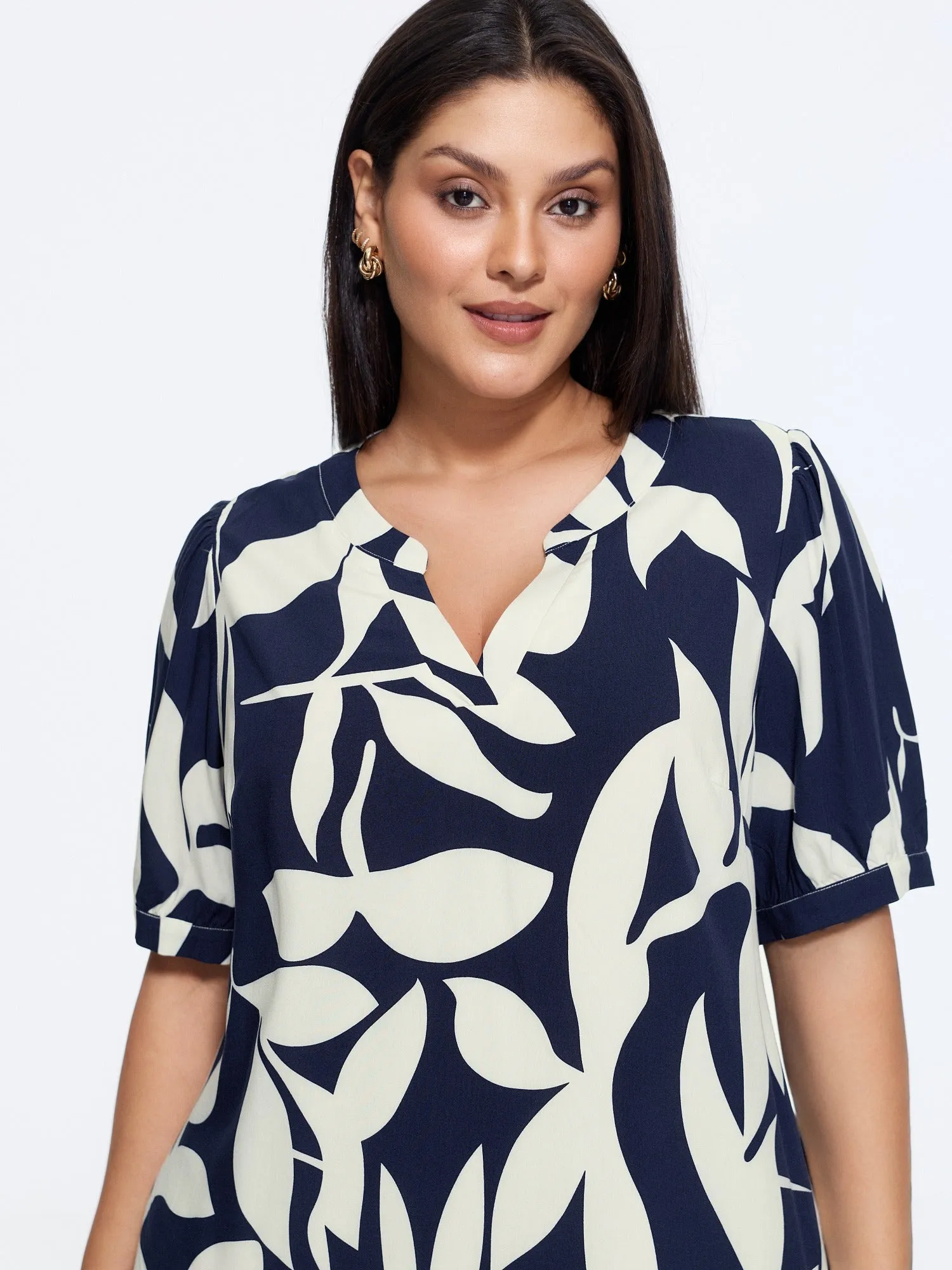 Abstract Print Puff Sleeve Blouse sold by Bloomchic product image thumbnail 2