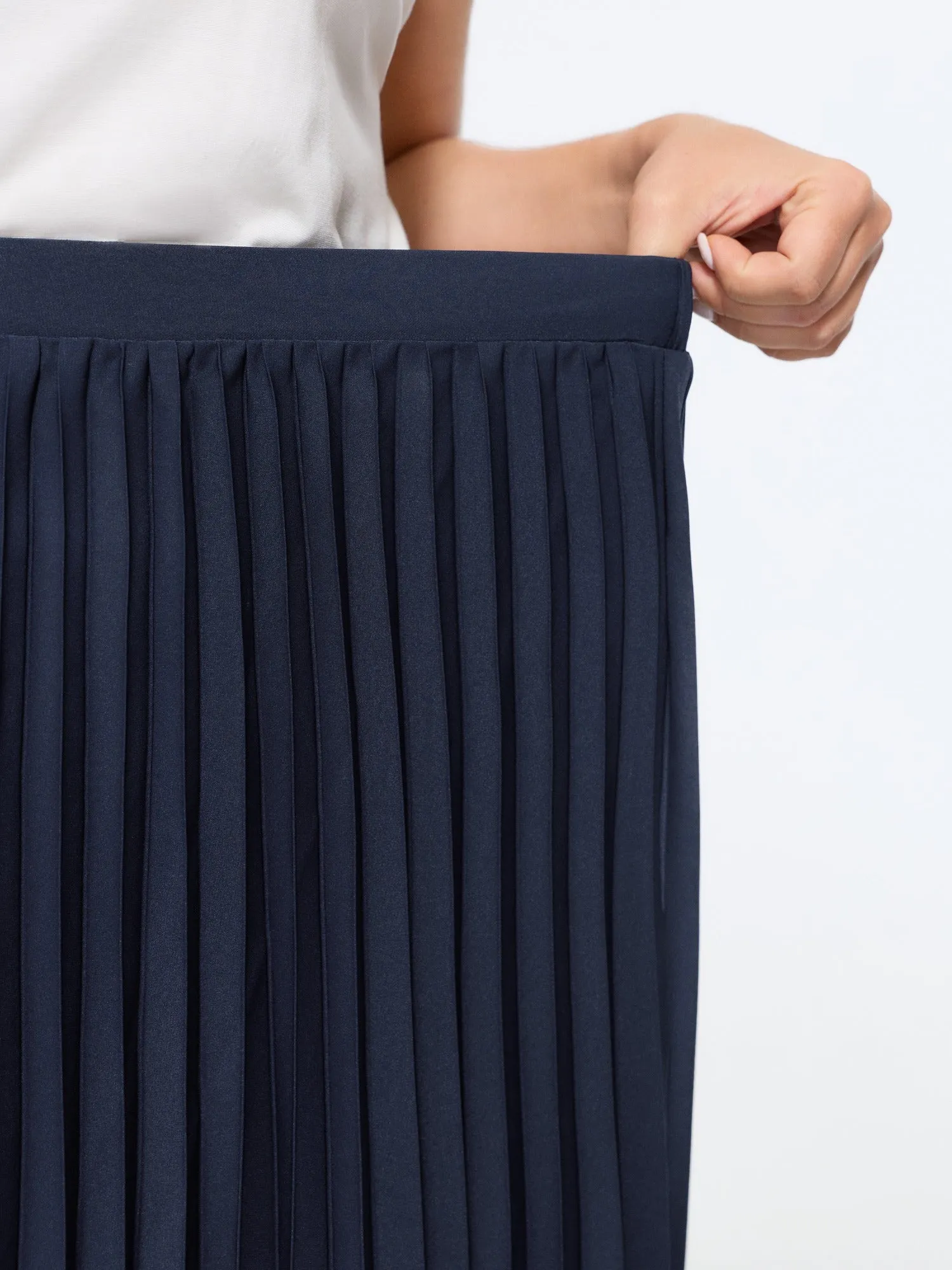 Solid Pleated Flowy Midi Skirt sold by Bloomchic product image thumbnail 4