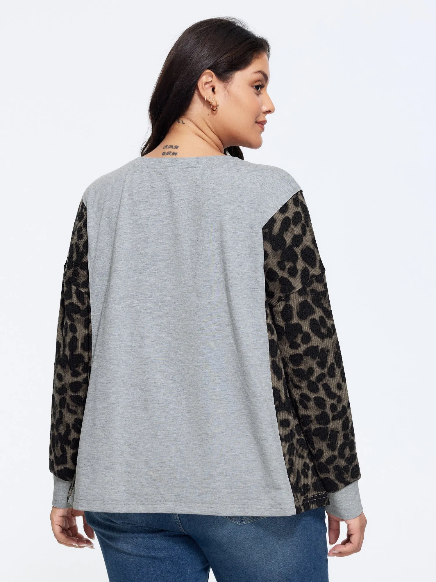 Round Neck Leopard Spliced Casual Sweatshirt sold by Bloomchic product image thumbnail 3