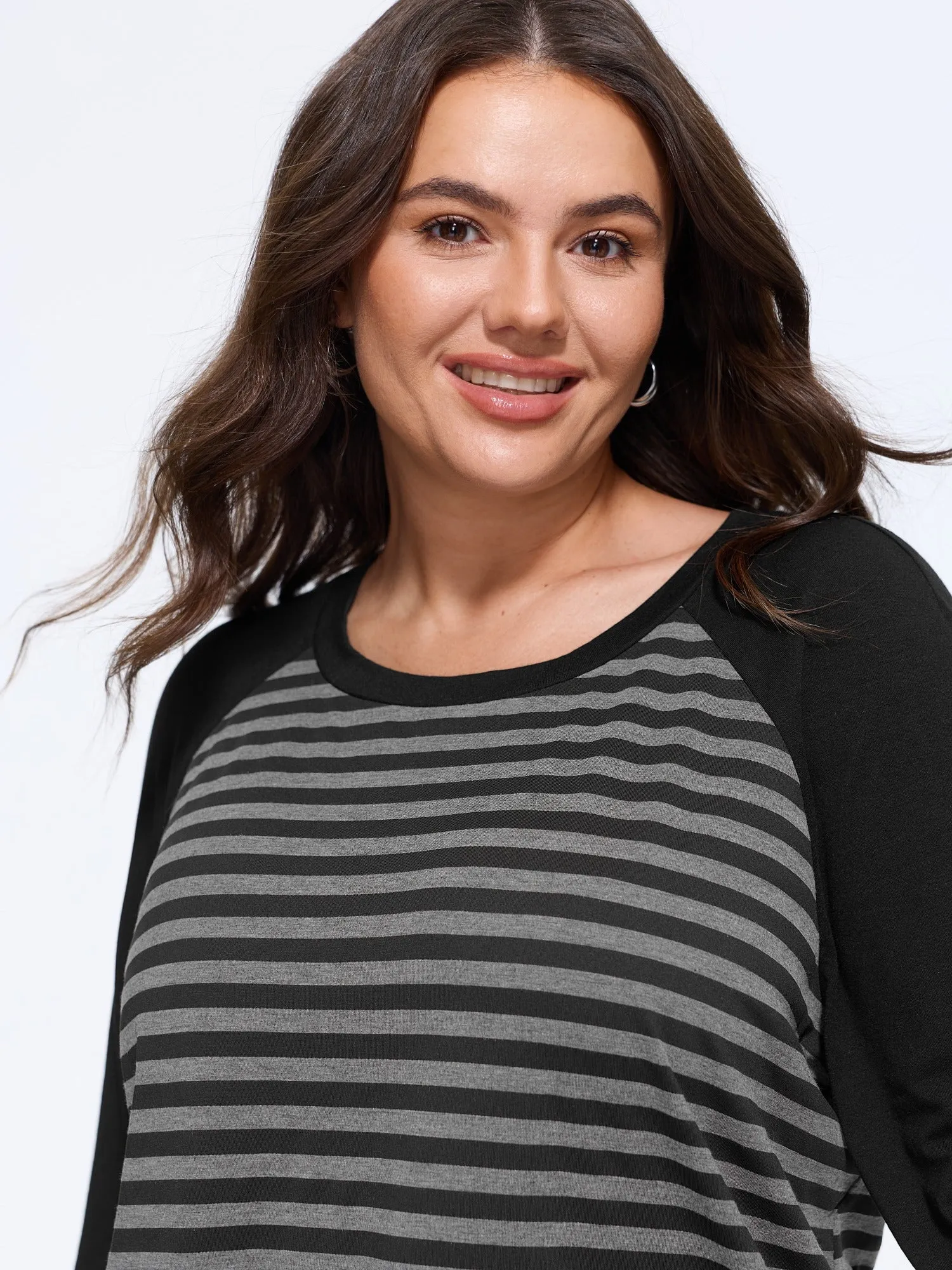 Stripe Contrast Crew Neck Curved Hem T-Shirt sold by Bloomchic product image thumbnail 2