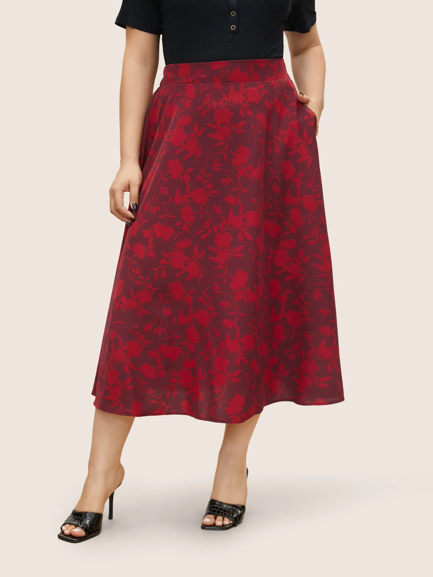 Silhouette Floral Print Elastic Waist Pocket Cropped Skirt sold by Bloomchic product image thumbnail 2