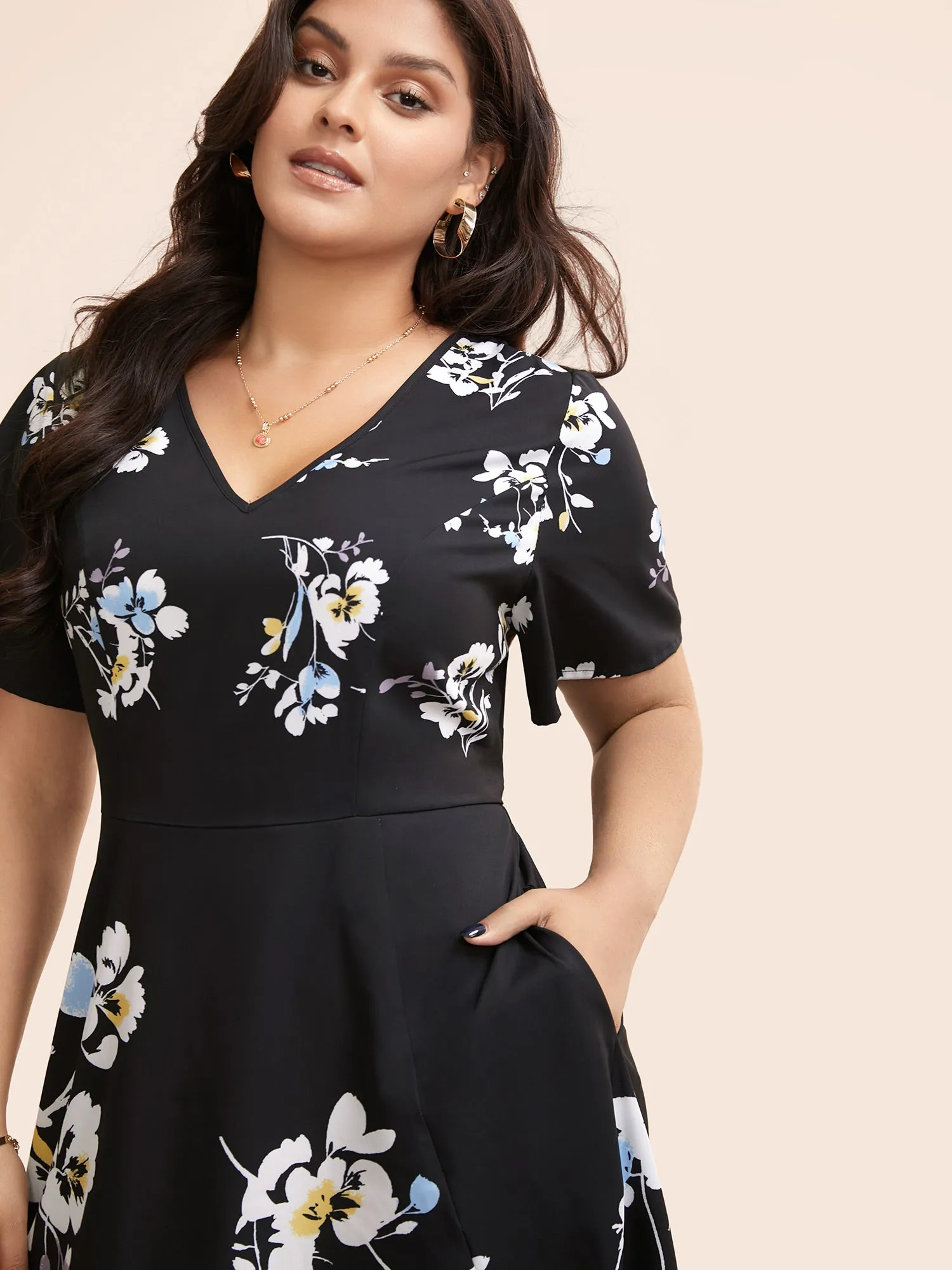 Silhouette Floral Print Split Hem Dress sold by Bloomchic product image thumbnail 2