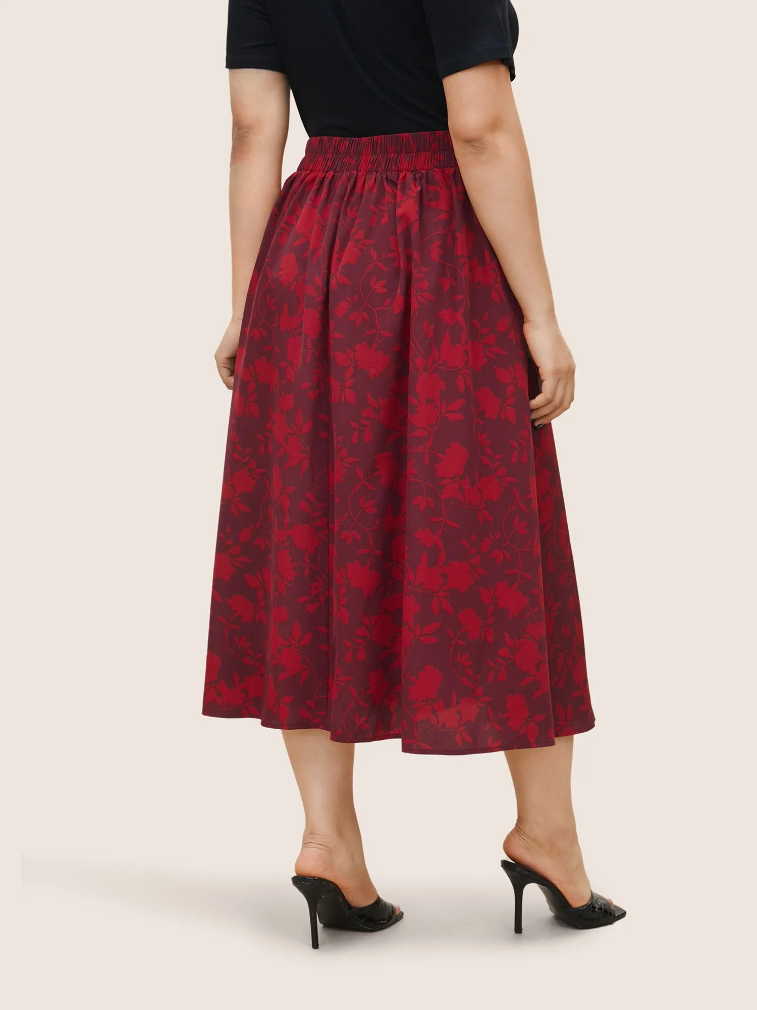 Silhouette Floral Print Elastic Waist Pocket Cropped Skirt sold by Bloomchic product image thumbnail 3