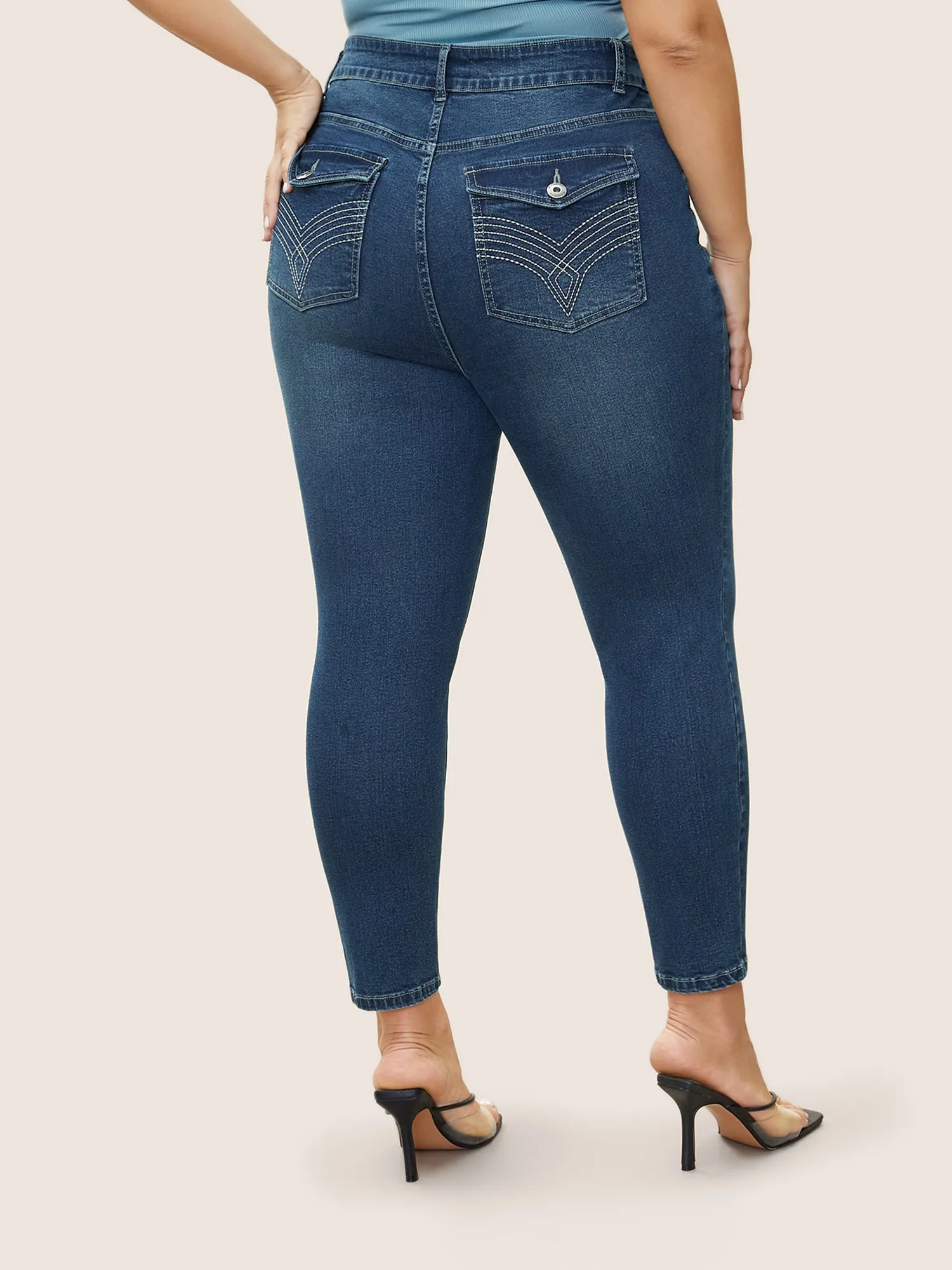 Plain Pocket Embroidered Skinny Jeans sold by Bloomchic