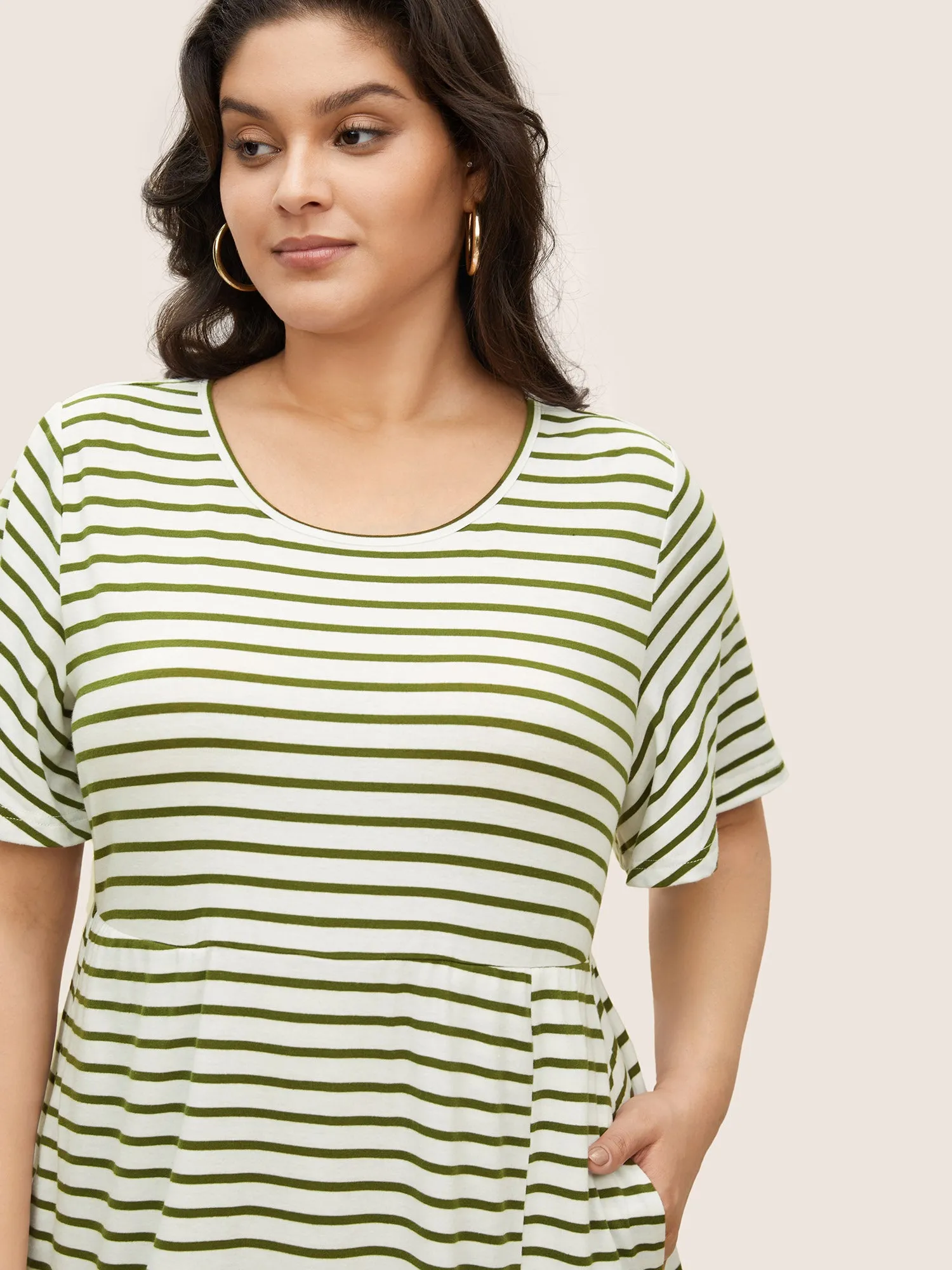 Stripes Round Neck Split Side Pocket Dress sold by Bloomchic product image thumbnail 4