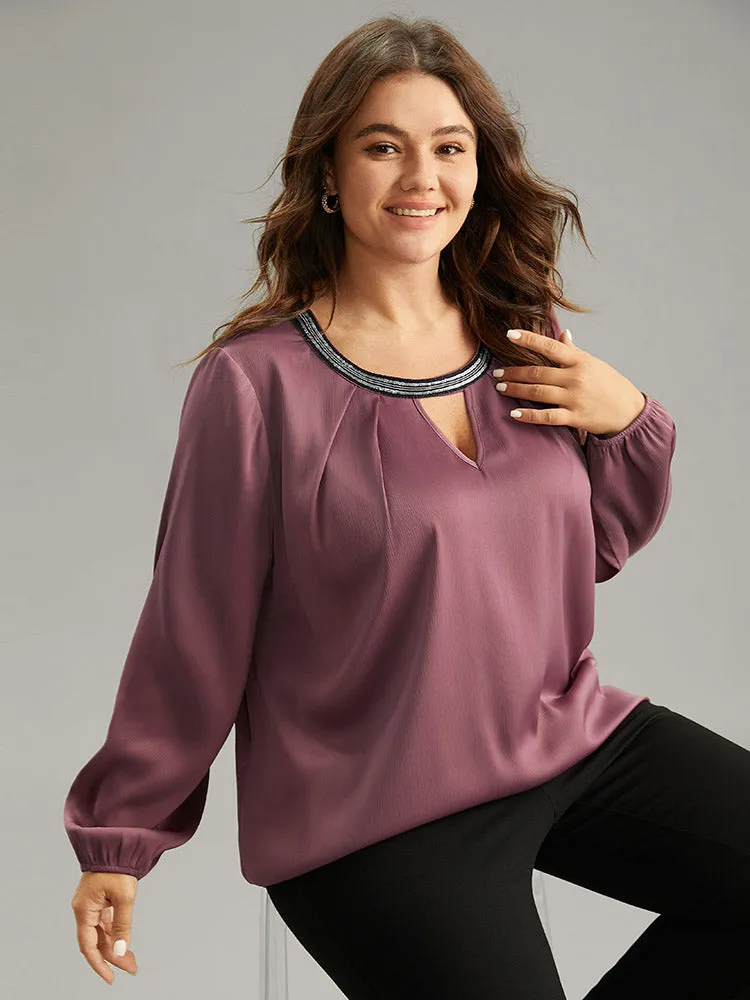 Static-Free Keyhole Pleated Contrast Webbing Blouse sold by Bloomchic product image thumbnail 2