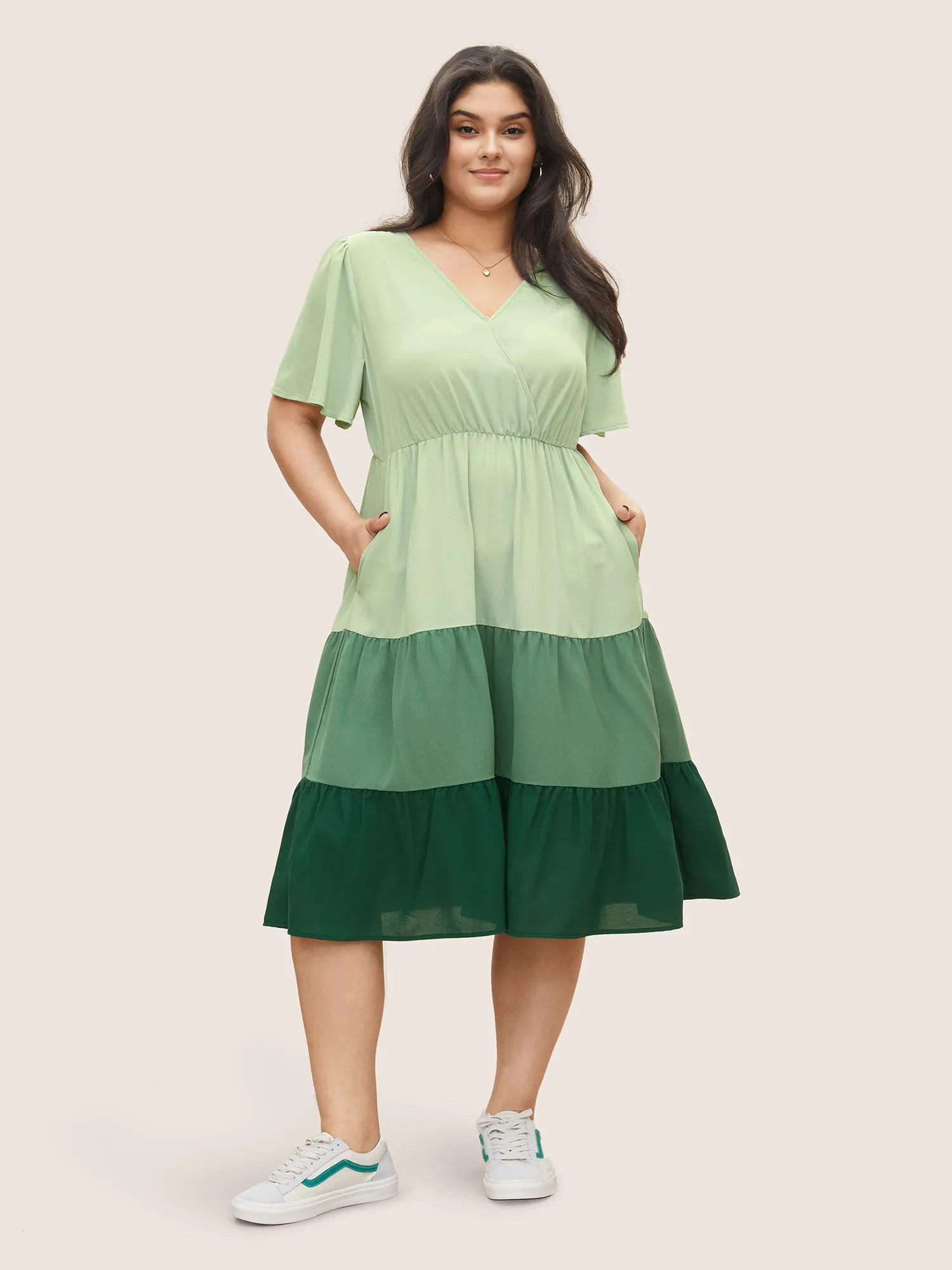 Colorblock Contrast Wrap Elastic Waist Pocket Dress sold by Bloomchic product image thumbnail 2