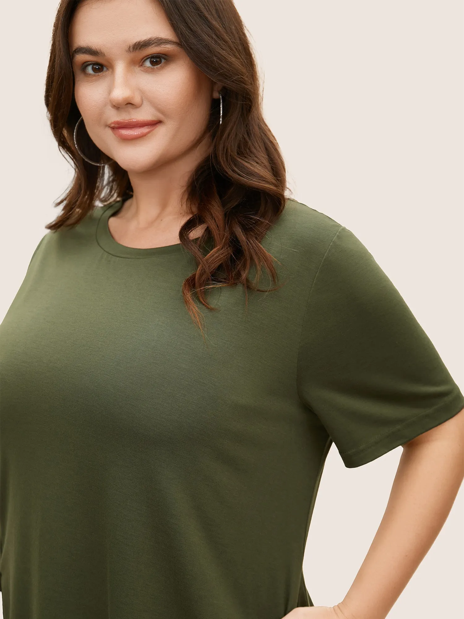Solid Round Neck Pocket Split Hem T-shirt sold by Bloomchic product image thumbnail 4